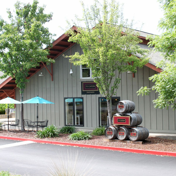 http://www.pureluxury.com/blog/2016/08/ty-caton-vineyards/