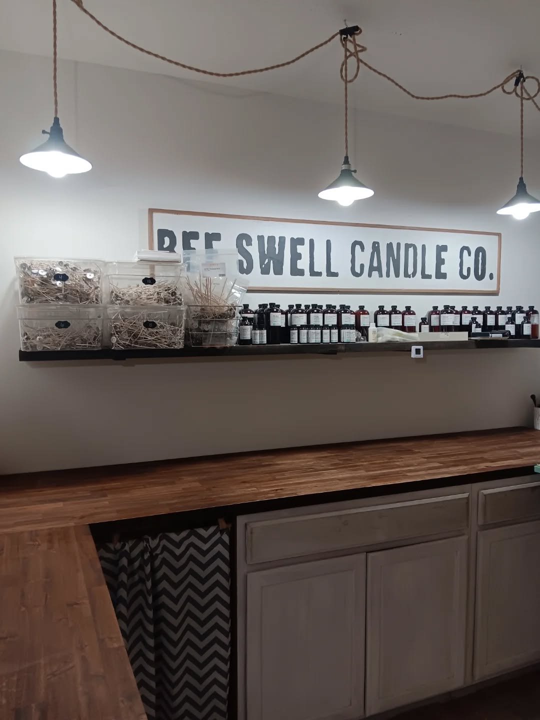 If you want to see the before...Hurry and check my stories! 😆 
.
Before Thanksgiving and before I got sick for 5 weeks I had made candles, but I was wiped out and left some stuff behind. We also had been working to finish the spare bedroom for my fa