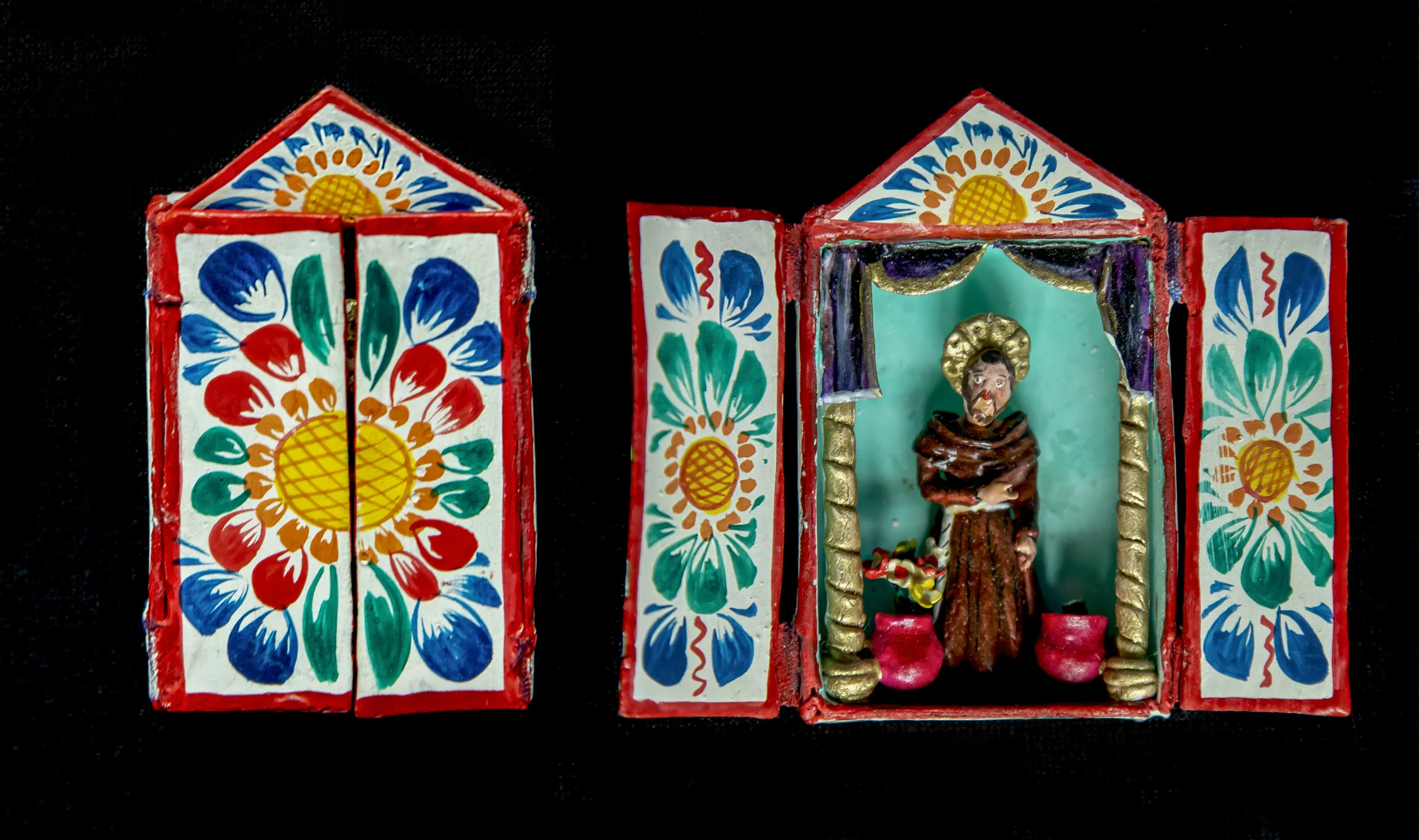 Miniature altar 7cm in height. Image left with closed doors