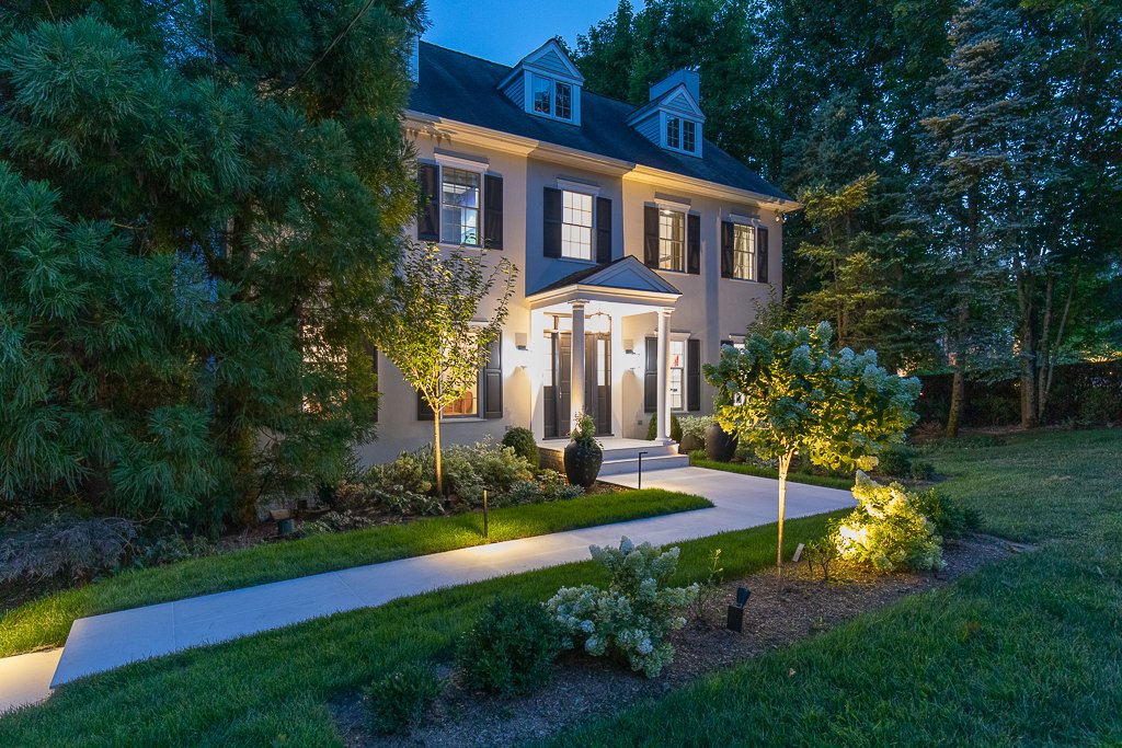 Stunning Colonial with a Pool in Scarsdale