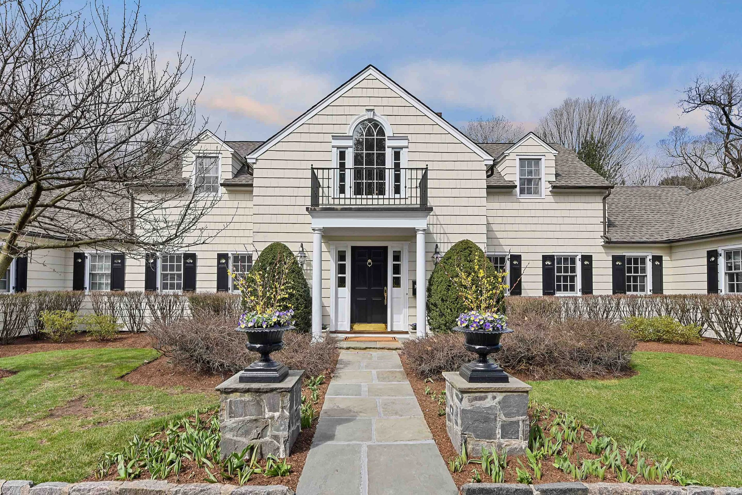 Scarsdale Luxury Real Estate. Buy and Sell Homes in Scarsdale and