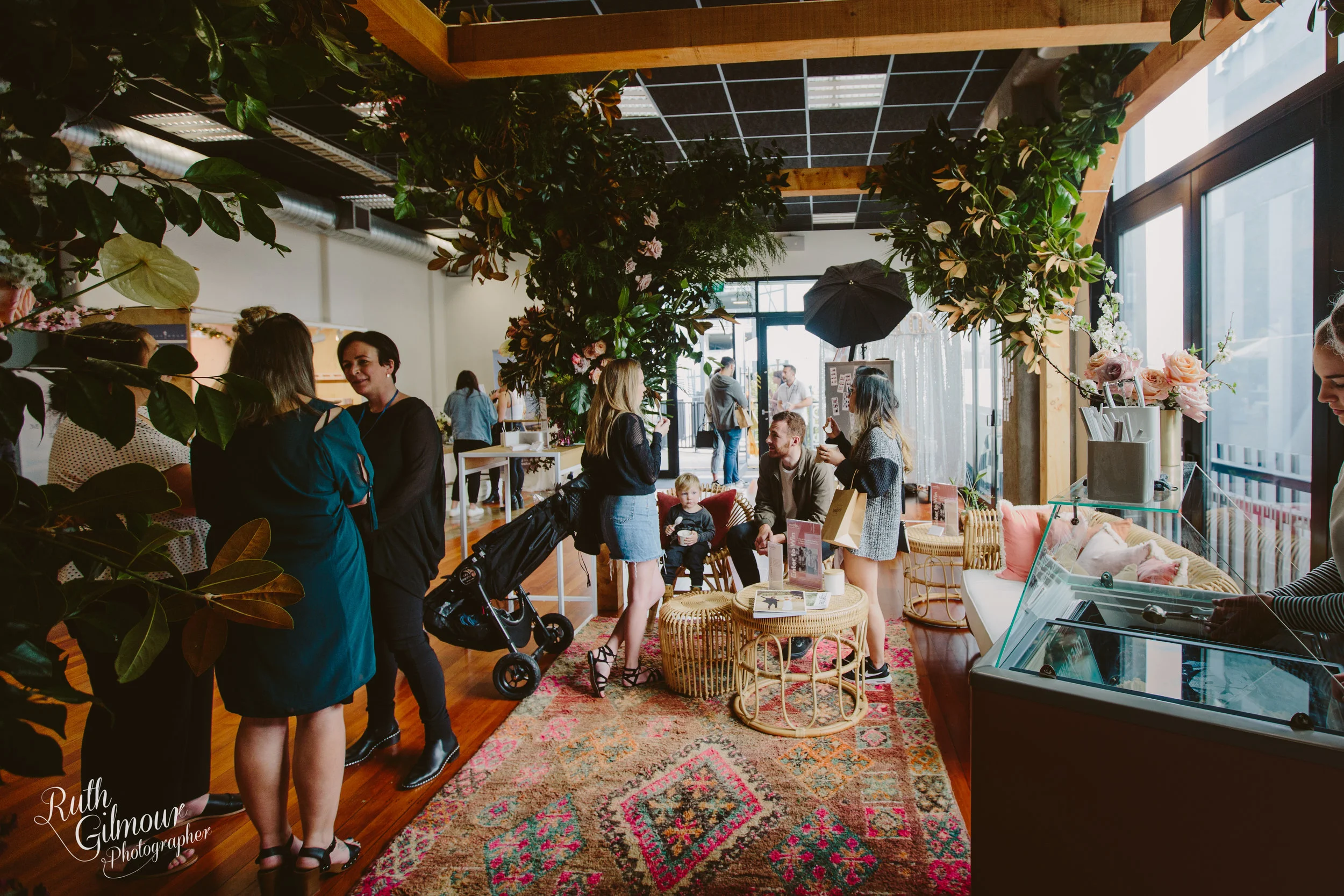 Fran speaks with soon-to-be brides as others enjoy the beautiful Miss O & Co styled space. Image by Ruth Gilmour Photographer 2018