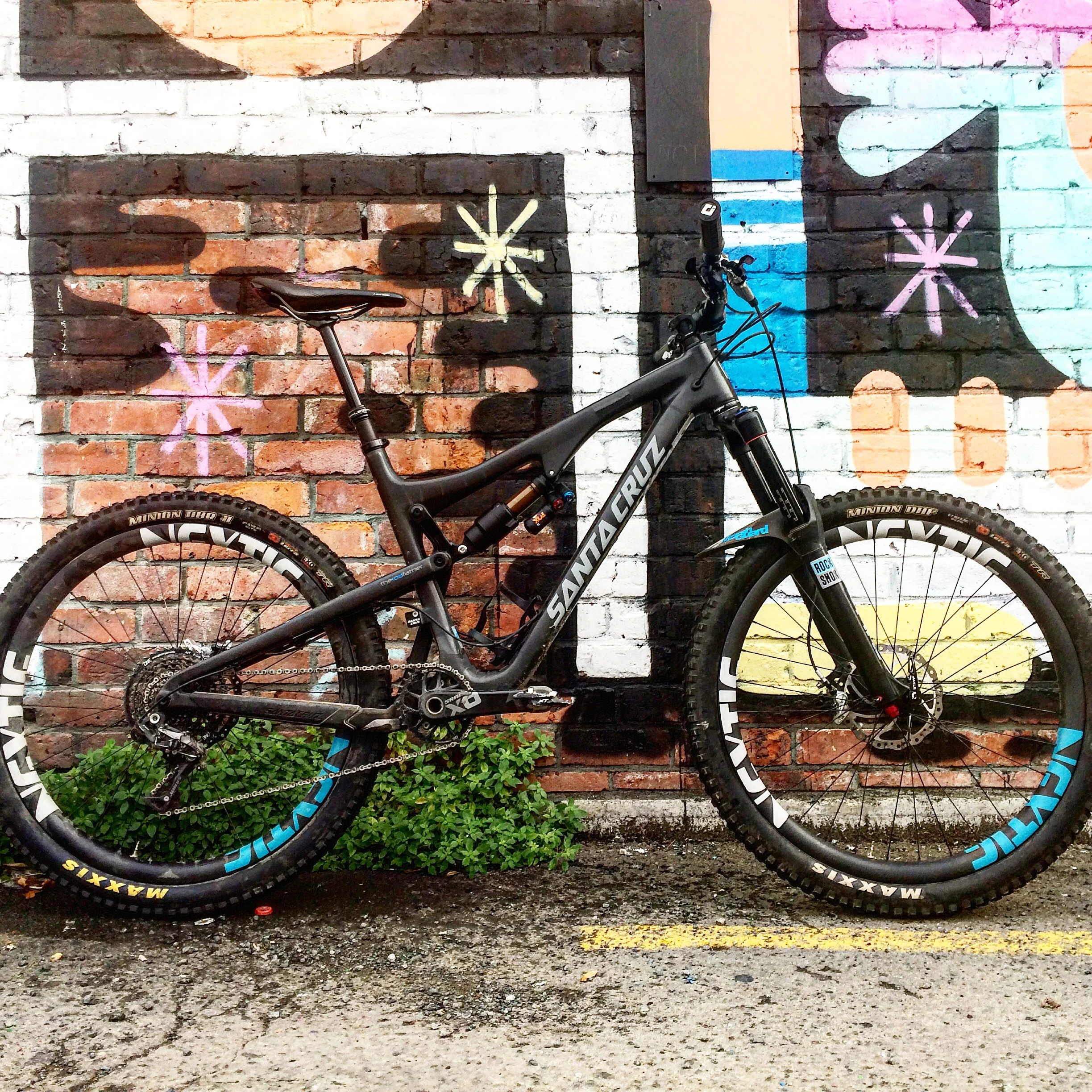 My Bronson on its first outing with the amazing Fox X2 shock and Wheelworks built Nextie rims. photo : therodfather