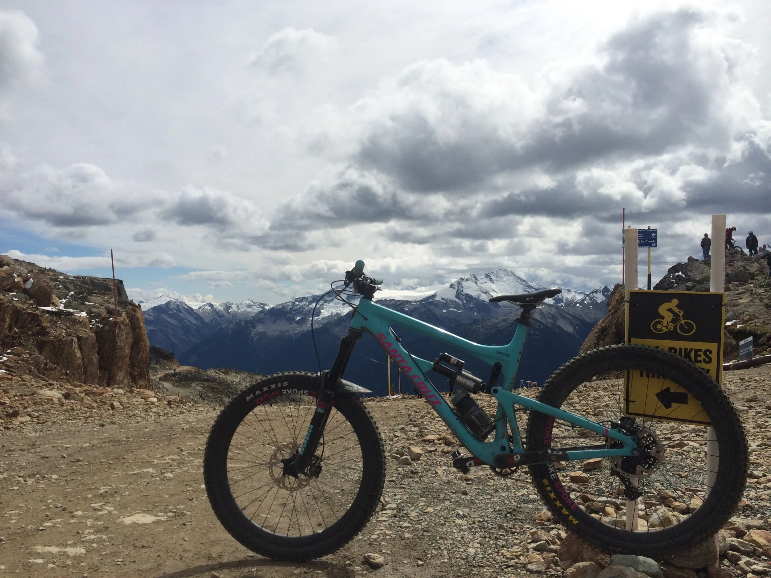 My Santa Cruz Nomad. Top of the World, Whistler. photo : therodfather