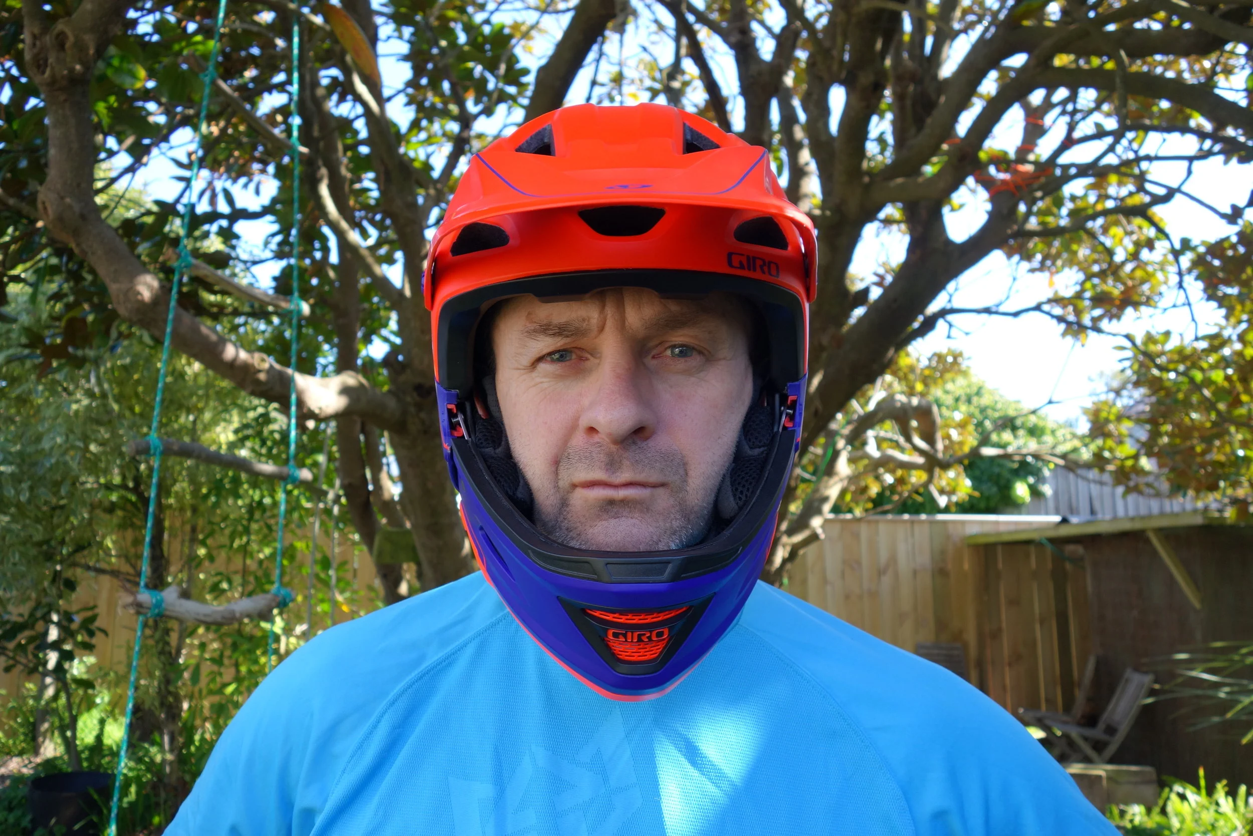 It feels like a regular fullface when it's on apart from the massive field of view. The chin guard pads push the cheeks in and make it sit nice and snug. When the guard is removed, so are the pads. You can see that airflow into the mouth is unimpeded which has always been a huge issue with standard fullface helmets..