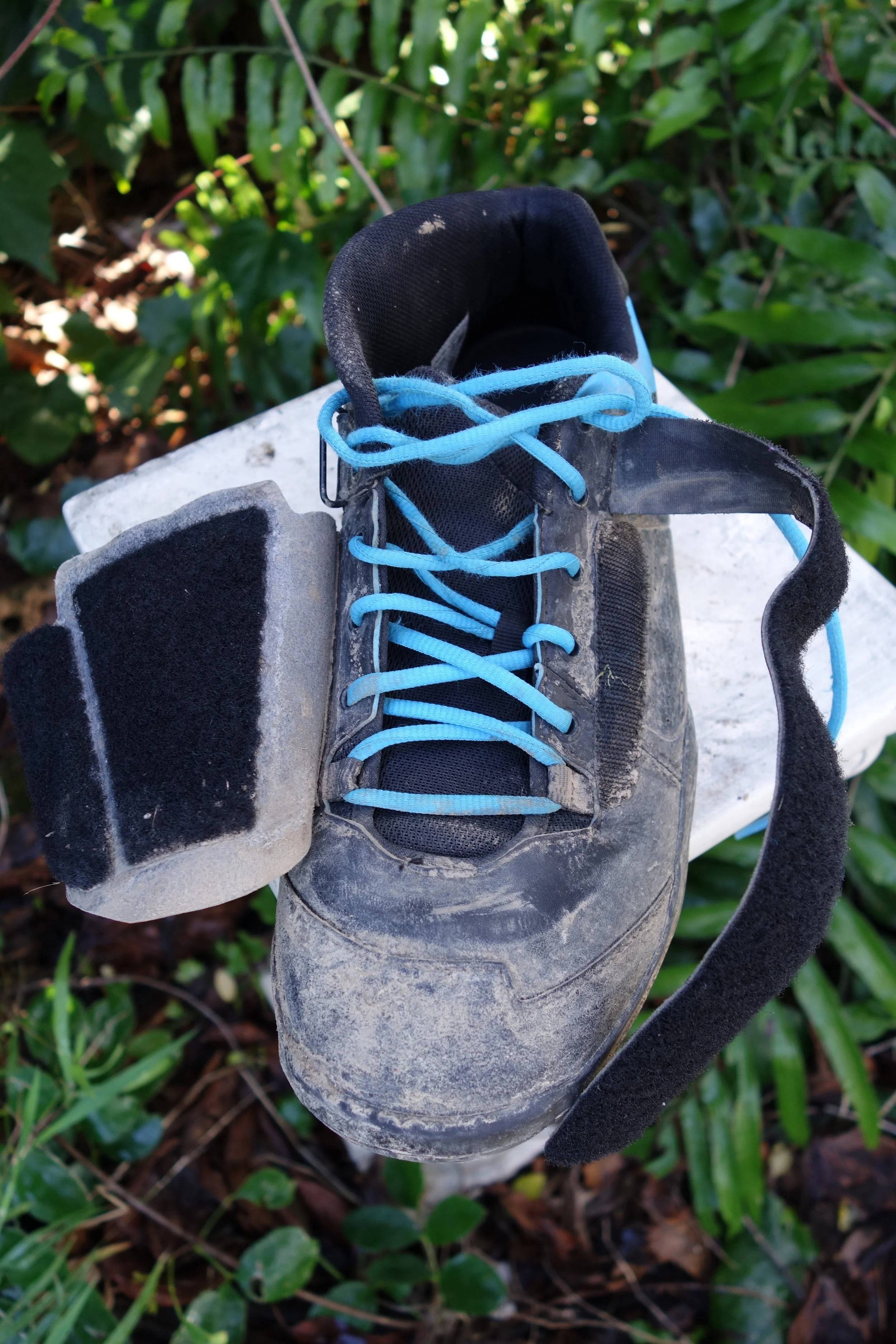 Reasonable toe box protection which doesn't add bulk. If you really wanted, you could cut the lace cover off for better airflow or to just change the look. Minimal shoe padding too but they are soooo comfortable.