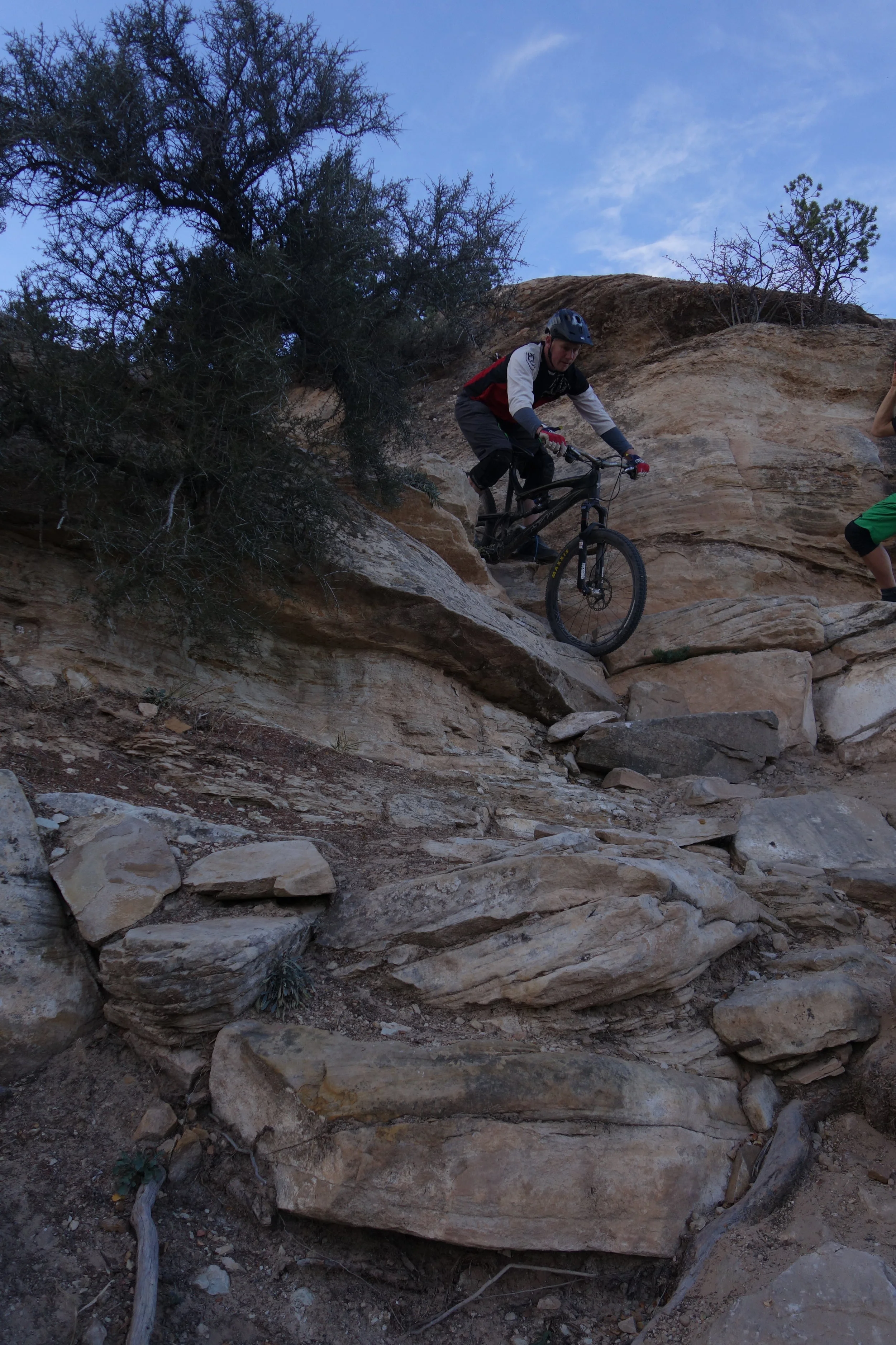 I'm quite proud of myself to not succumb to peer pressure and I walked down the Notch. stefan said he had nothing much to live for and was prepared to risk it all...on a 26" wheeled bike! LEGEND.