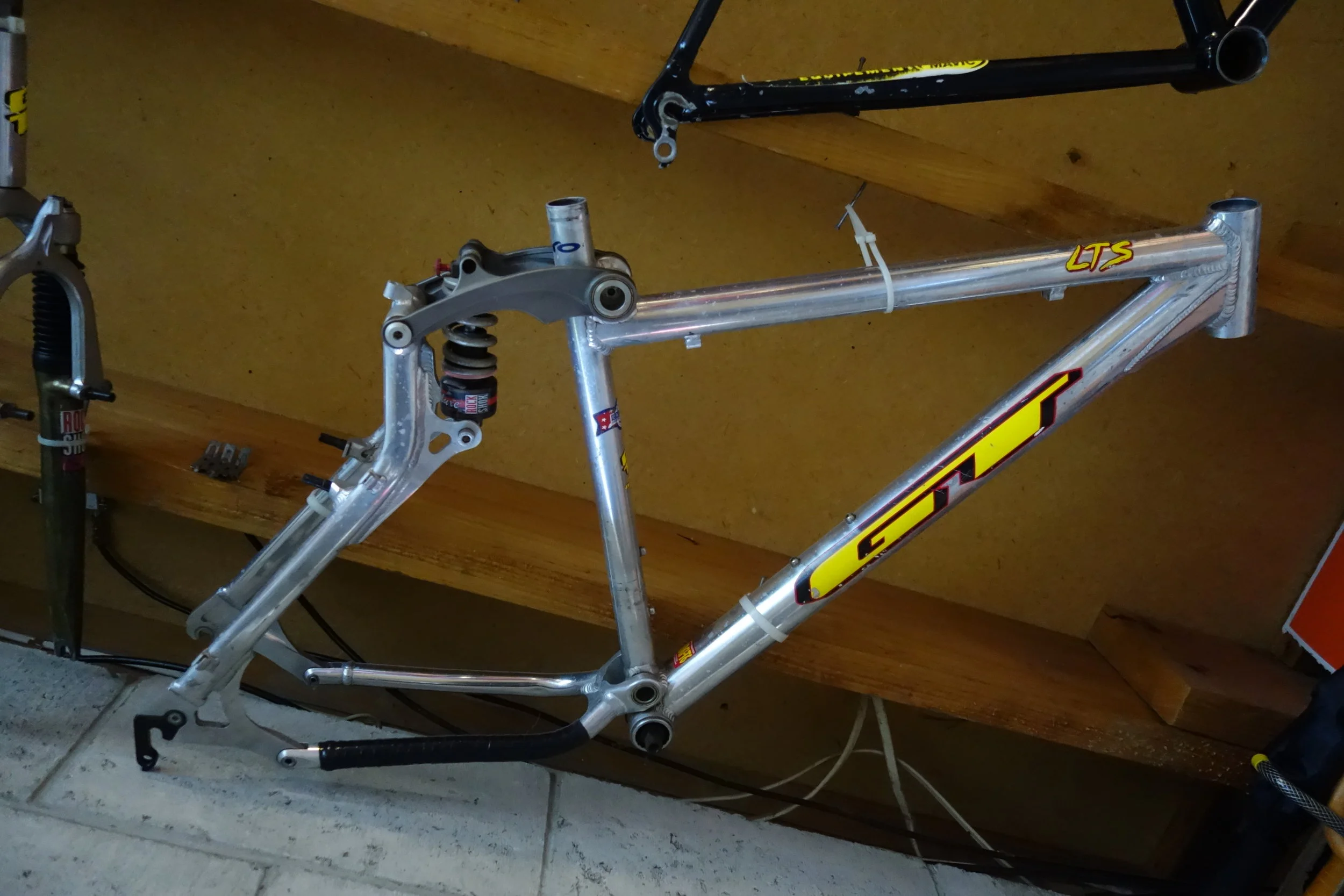 When the titanium rockered LTS arrived a lot of riders peed their pants. It rode exceptionally well, one of the best DH race bikes in the world with a whopping 75mm of travel.