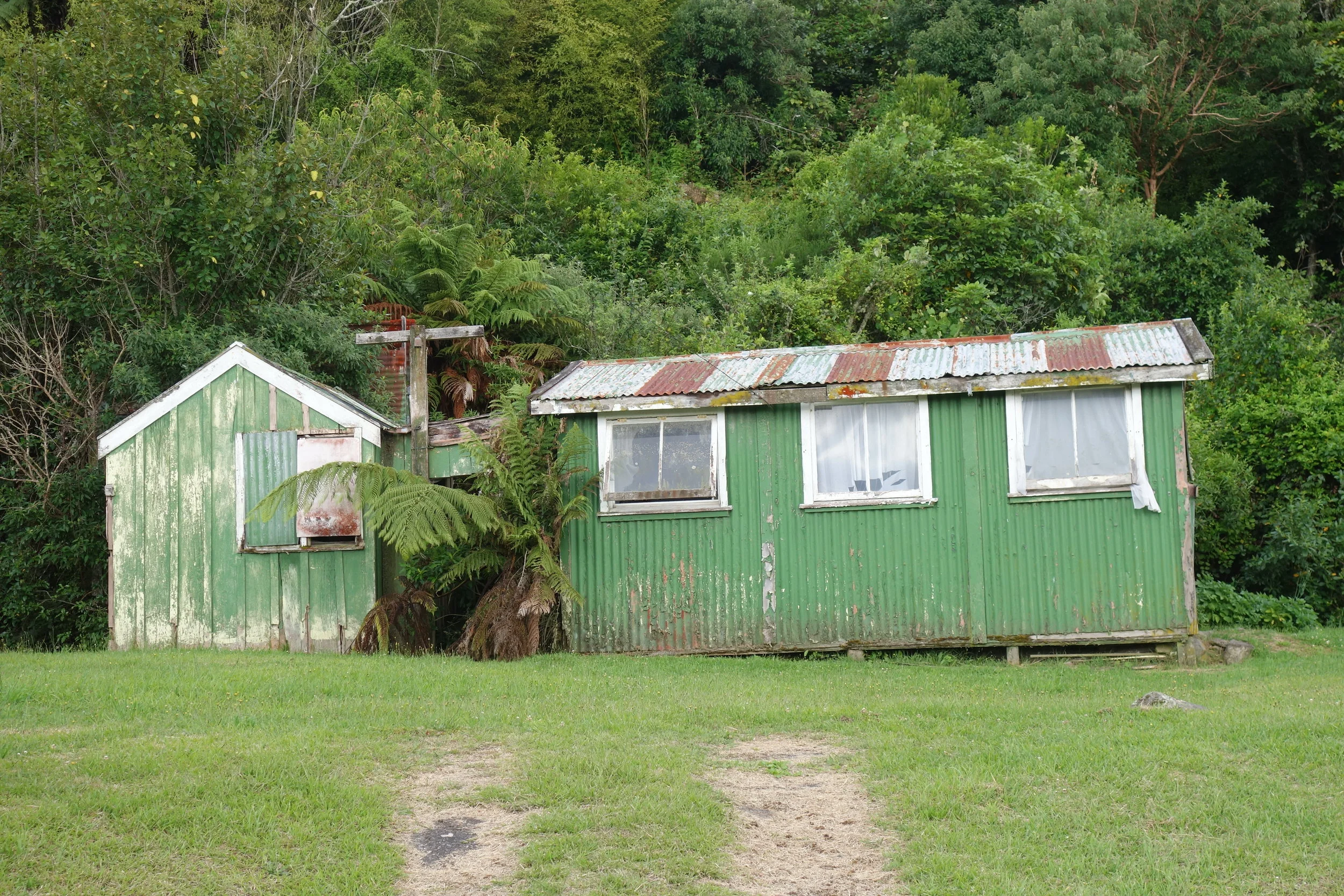 A typical Kiwiana fishing bach, Waihi, Turangi