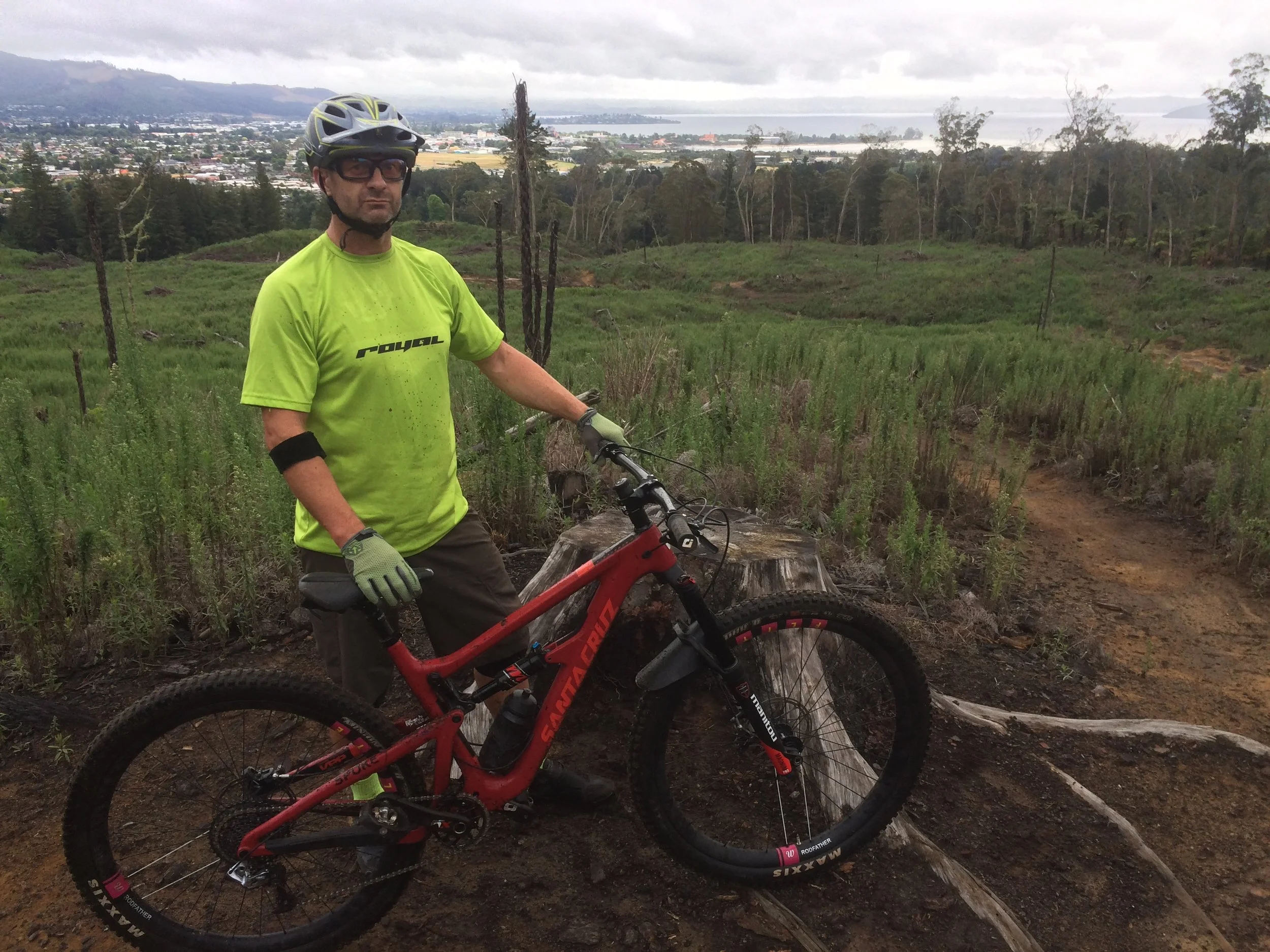 Feeling just a little guilty at leaving Elodie at Jeffs' place. But what a great ride after three days of rain and look at how clean I am. All the dirt was washed away to leave perfect trail surfaces.