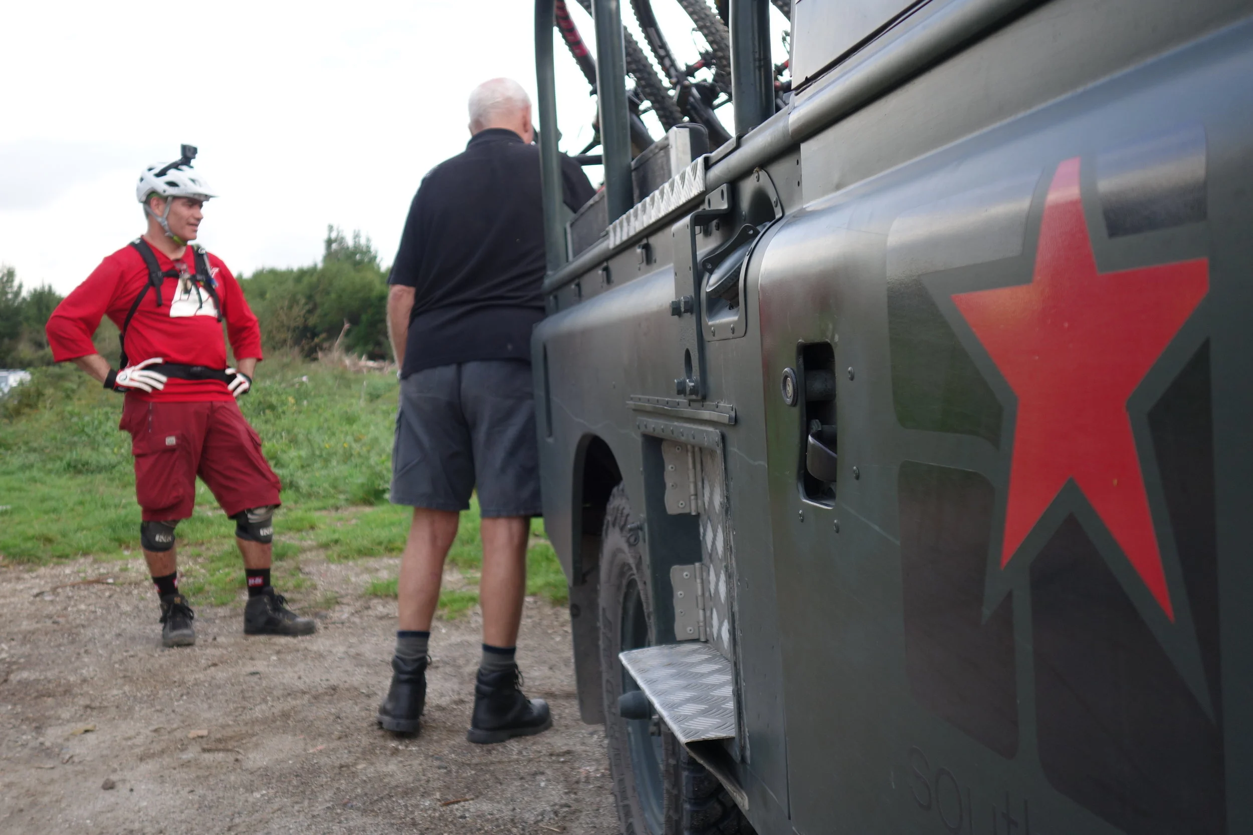 Brian drove us around the forest in the V8 Landrover supplied by Southstar Shuttles.