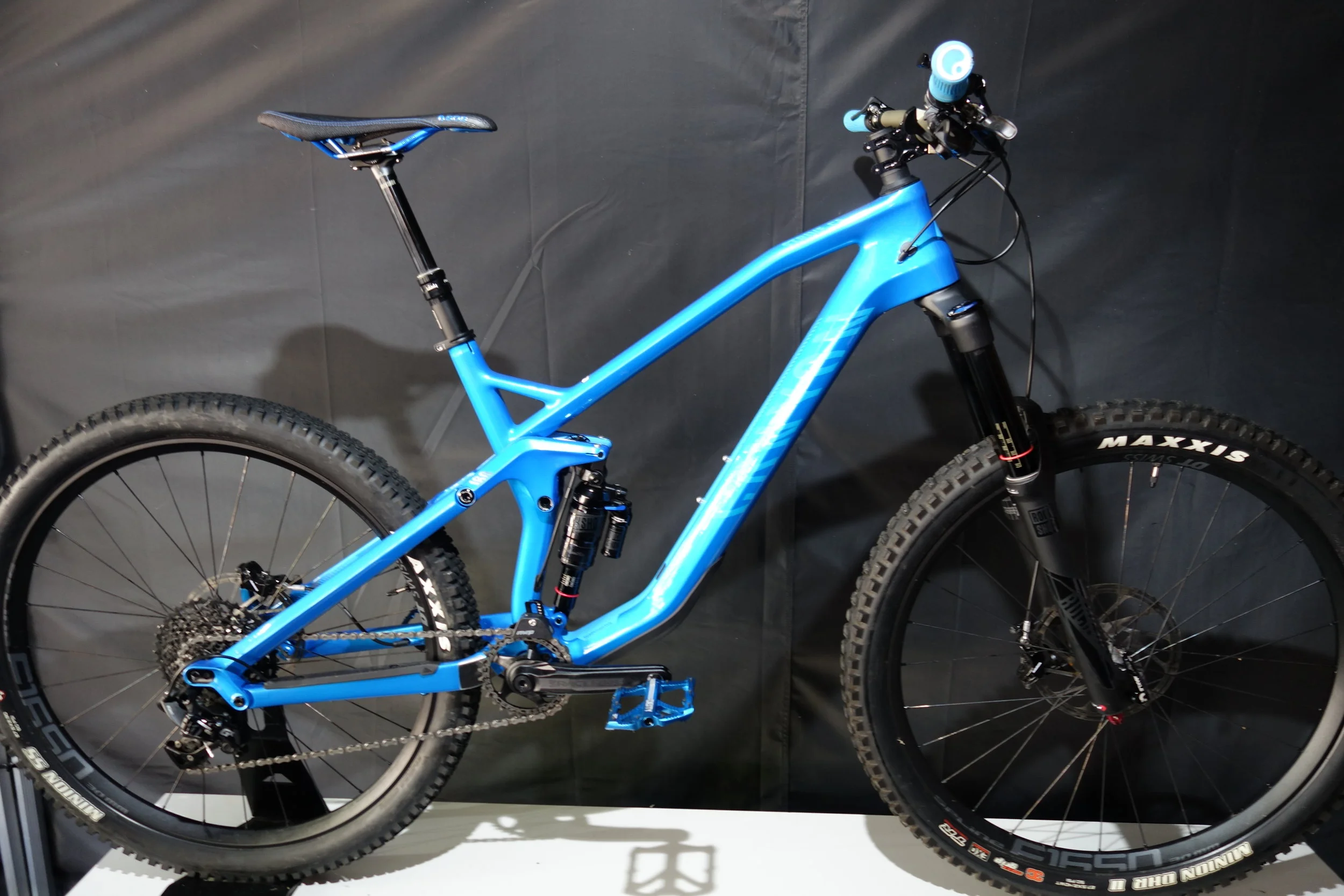 A quick stop at the Canyon tent to drool over this sexy Spectral.