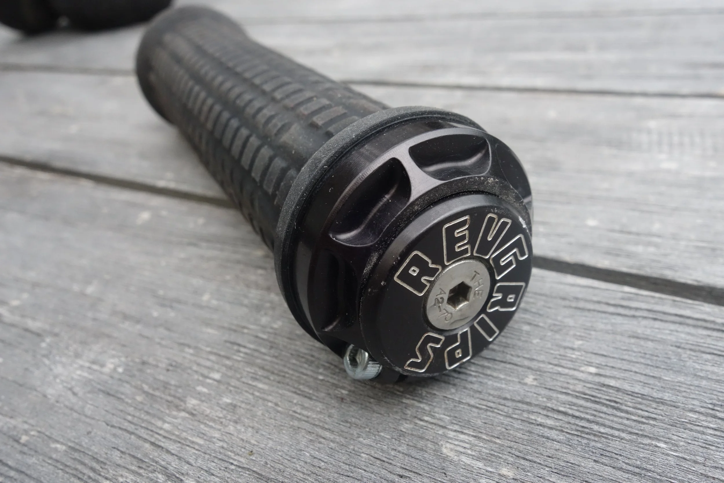 Thats one meaty looking grip clamp, it needs to be as the grip doesn't touch the bars at all.