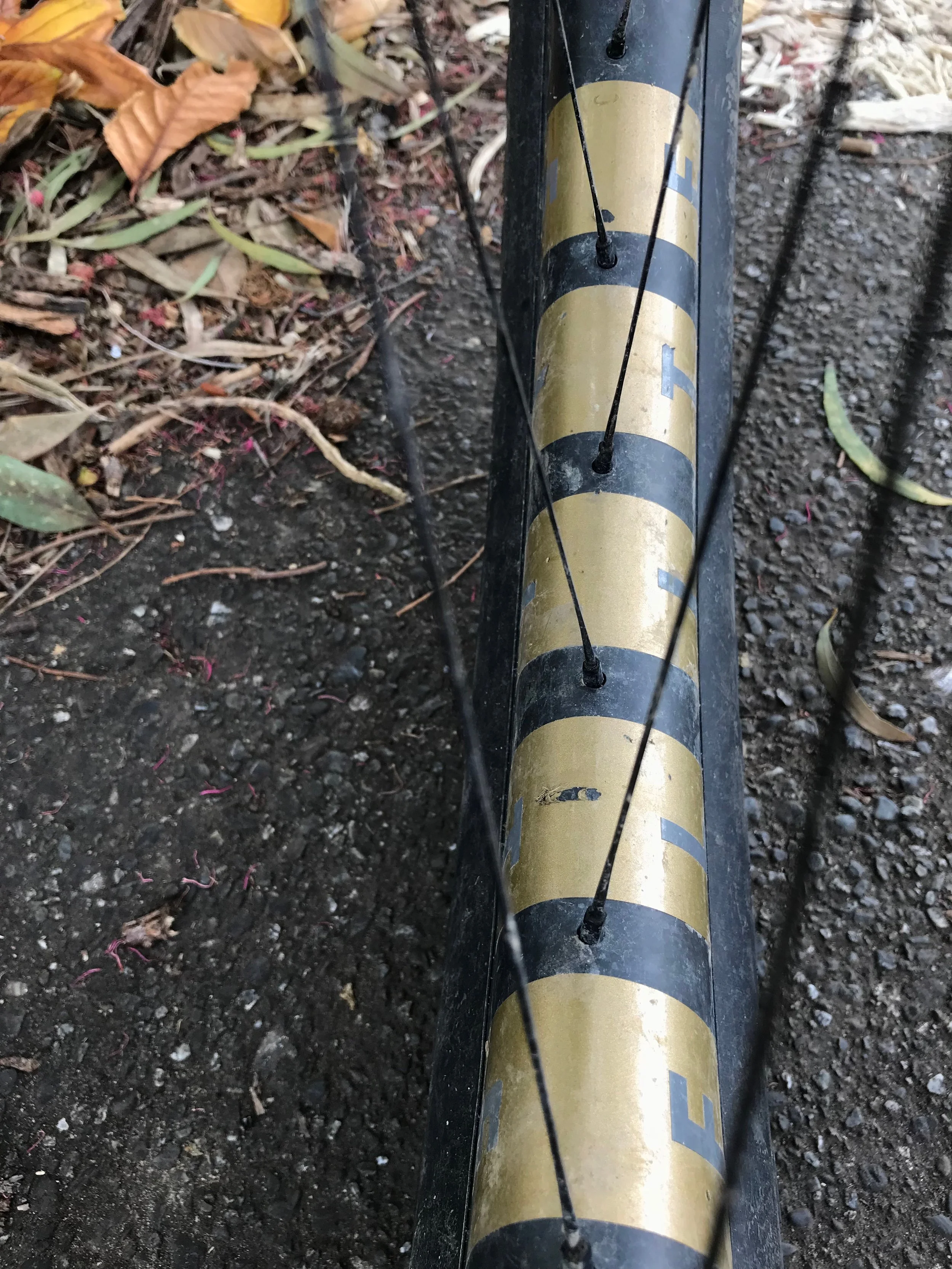 The new Wheelworks designed 275 34mm rim. The spoke holes are perfectly aligned along the spokes path aiming exactly to the correct hub flange hole. No bent spokes into the nipple
