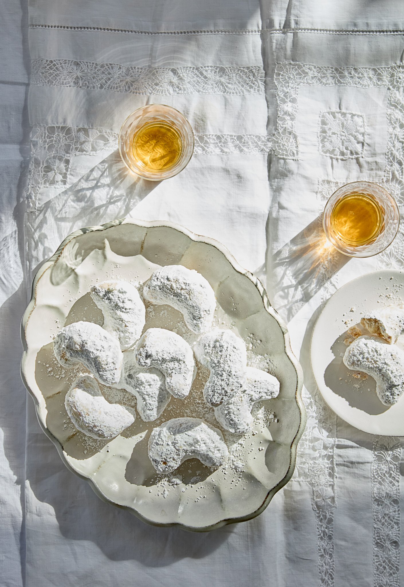 M&C_Folio_Greek_White_Biscuits_SIDE_PLATE_0205250130.jpg