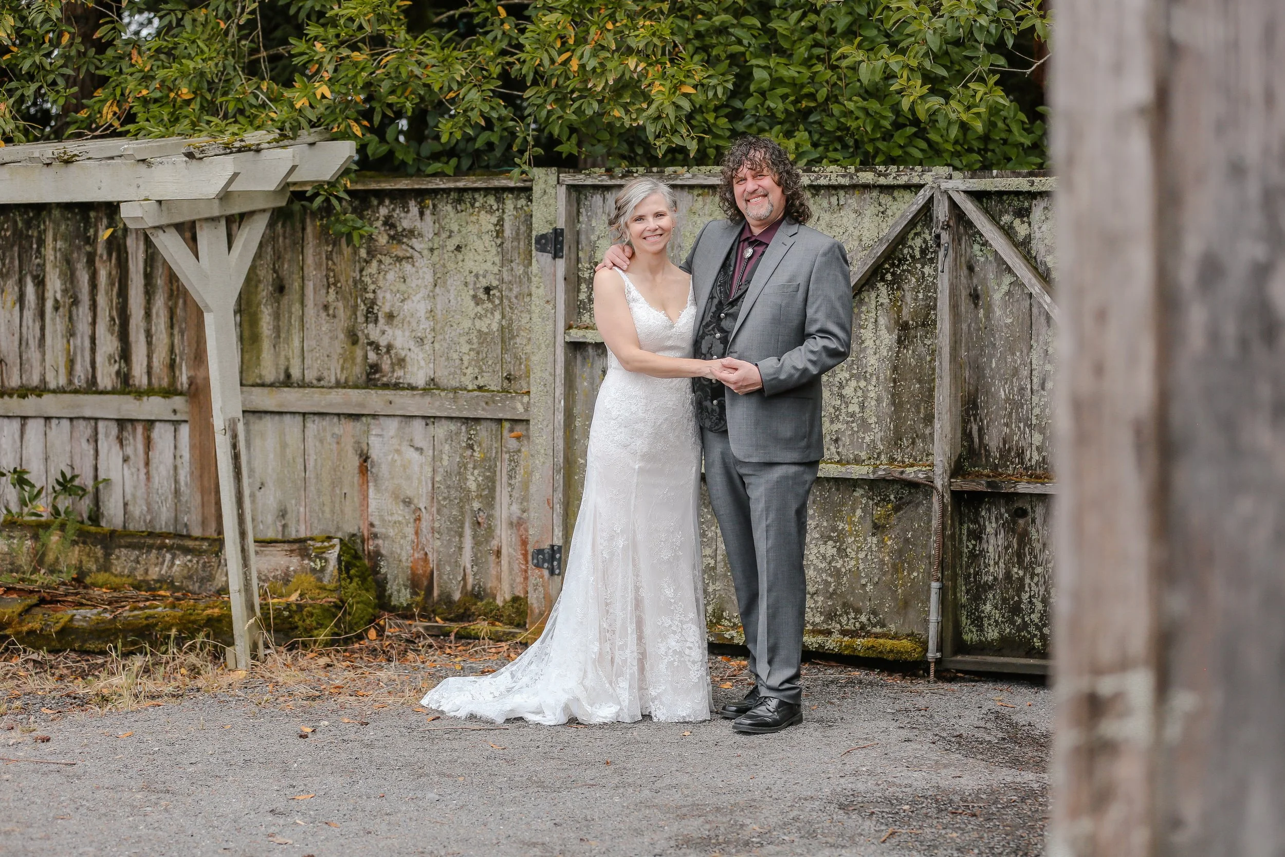Lauri_&_Steve(first look)-71.jpg
