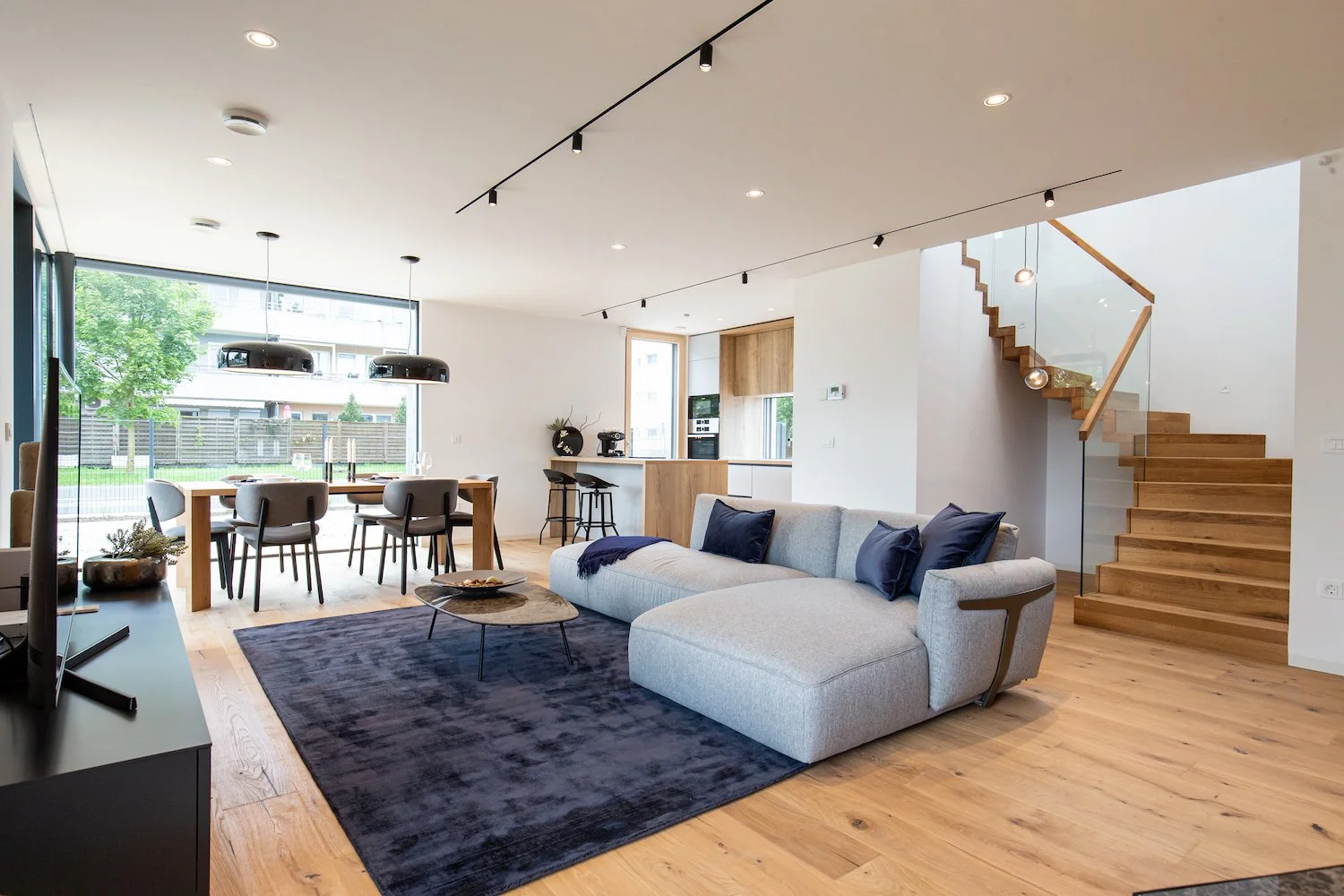 interior-Tina Rugelj_foto-arhiv lumar_vzorcna hisa Dragomelj_6.jpg