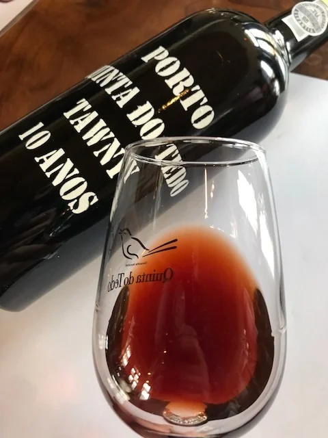  10 Yr Tawny – Brown with amber and orange tones – a further evolved Tawny: dried fig, curry, caramel, hazelnuts – rich yet soft with a persistent, long finish. 