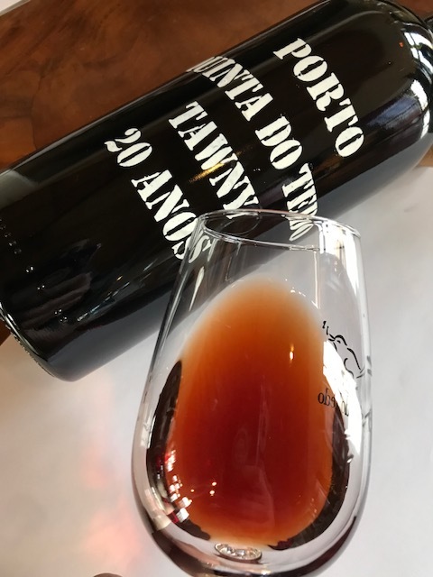  20 Yr Tawny – beautiful amber brown - dried fruit, dried figs, hazelnuts, walnuts, orange marmalade, notes of tangerine and spices (cinnamon and curry). &nbsp;Great schist minerality with light vanilla and marzipan notes. Silken texture, complex, voluminous and with good acidity, an intense half mouth and a sweet, long and persistent finish. 