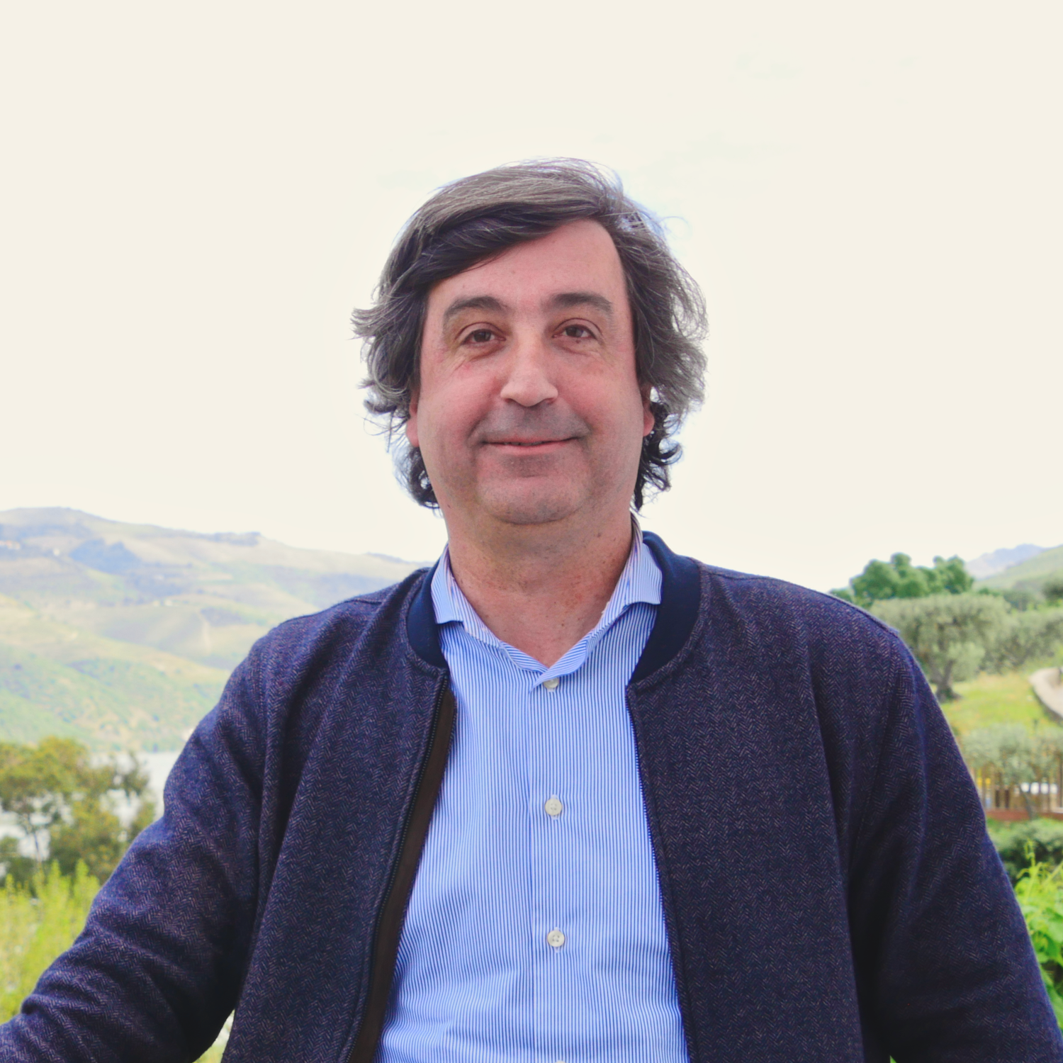 Jorge ....General Manager and Head Winemaker..Directeur Général et Oenologue Principal..Director Geral e Enólogo Principal....