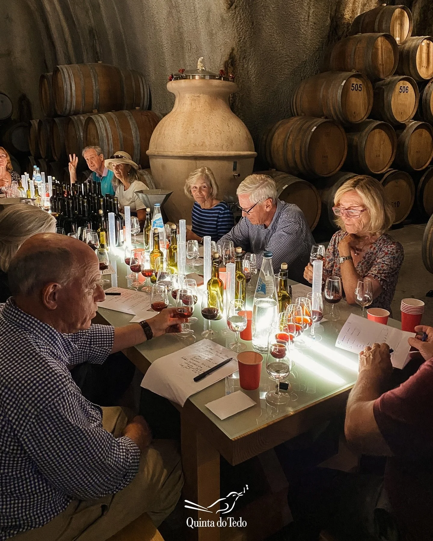 ᴘᴛ J&aacute; imaginou criar o seu pr&oacute;prio vinho do Porto Tawny?
🍇 𝗘𝗻𝗼́𝗹𝗼𝗴𝗼 𝗽𝗼𝗿 𝘂𝗺 𝗱𝗶𝗮 𝟮𝟬𝟮𝟱 - 𝟮𝟳 𝗱𝗲 𝘀𝗲𝘁𝗲𝗺𝗯𝗿𝗼 

Com o carism&aacute;tico &ldquo;Professor&rdquo; Vincent como guia, venha conhecer o mundo da enologi
