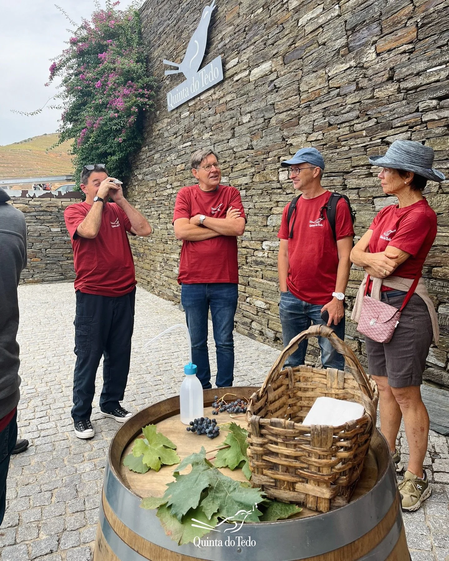ᴘᴛ En&oacute;logo por um Dia 2025 🍷

Foi incr&iacute;vel receber cada um de voc&ecirc;s na Quinta do Tedo para descobrir os segredos do vinho do Porto com os propriet&aacute;rios Vincent e Kay Bouchard.

Cada momento foi especial gra&ccedil;as &agra