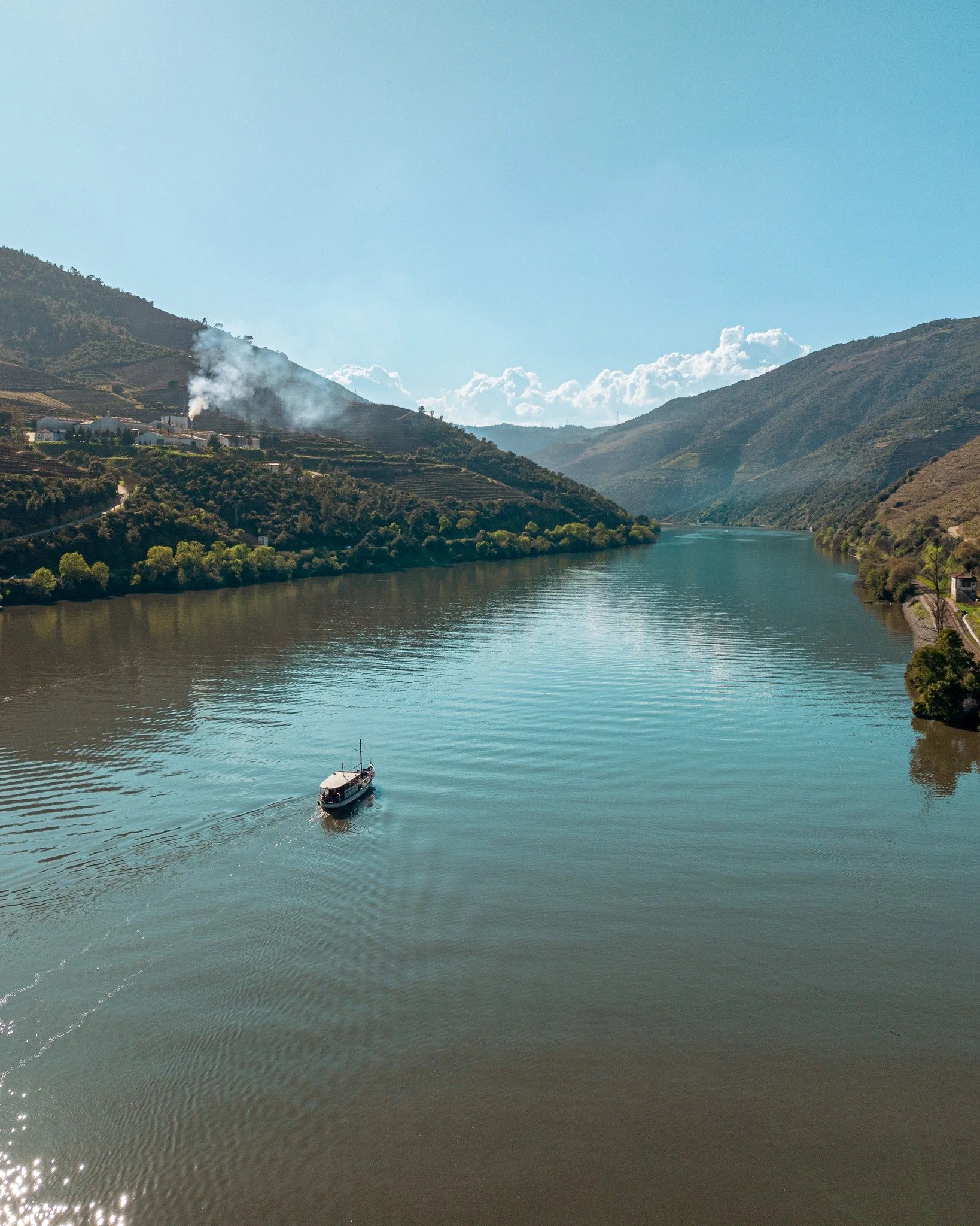 ᴘᴛ Hoje celebramos o Dia Mundial dos Rios!

Na Quinta do Tedo temos a sorte de nos rodearmos de dois rios que moldam a nossa paisagem e a nossa hist&oacute;ria: o rio Tedo e o rio Douro.

Preservar os rios &eacute; proteger a nossa hist&oacute;ria, a