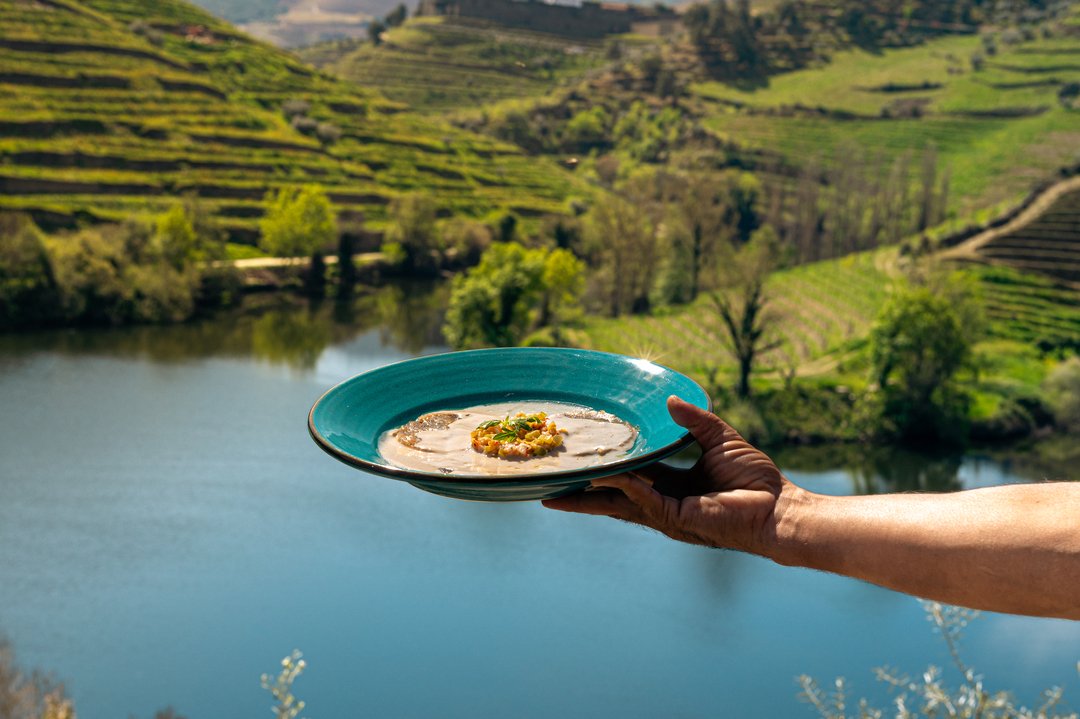 Carpaccio de Gambas, Castanha e Aipo 🍤
⠀⠀⠀⠀⠀⠀⠀⠀⠀⠀
//
⠀⠀⠀⠀⠀⠀⠀⠀⠀⠀
Prawn carpaccio, Chestnut and Celery 🍤
⠀⠀⠀⠀⠀⠀⠀⠀⠀⠀
Fa&ccedil;a a sua reserva | Make your reservation:
⠀⠀⠀⠀⠀⠀⠀⠀⠀⠀
📞 +351 910 832 707 (chamada para a rede m&oacute;vel nacional | call fo