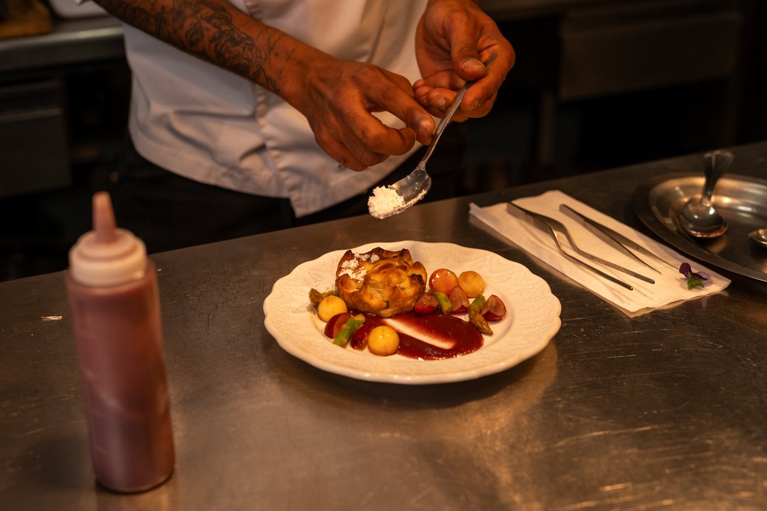 Empada de aves, ma&ccedil;&atilde;, uva e espargos🍴
⠀⠀⠀⠀⠀⠀⠀⠀⠀⠀
//
⠀⠀⠀⠀⠀⠀⠀⠀⠀⠀
Poultry pie, apple, grape and asparagus🍴
⠀⠀⠀⠀⠀⠀⠀⠀⠀⠀
Fa&ccedil;a a sua reserva atrav&eacute;s do / Make your reservation by calling:
⠀⠀⠀⠀⠀⠀⠀⠀⠀⠀
📞 +351 910 832 707 (chamada