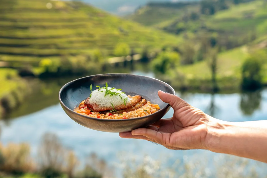 Pregado, arroz carolino cremoso e bivalves.
⠀⠀⠀⠀⠀⠀⠀⠀⠀⠀
//
⠀⠀⠀⠀⠀⠀⠀⠀⠀⠀
Turbot, carolino rice and blue mussel.
⠀⠀⠀⠀⠀⠀⠀⠀⠀⠀
Fa&ccedil;a a sua reserva | Make your reservation:
⠀⠀⠀⠀⠀⠀⠀⠀⠀⠀
📞 +351 910 832 707 (chamada para a rede m&oacute;vel nacional | call