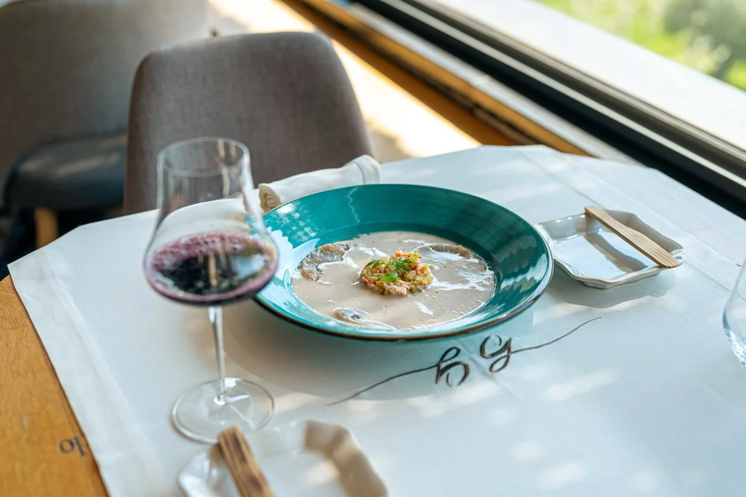 Carpaccio de Gambas, Castanha e Aipo 🍤
⠀⠀⠀⠀⠀⠀⠀⠀⠀⠀
//
⠀⠀⠀⠀⠀⠀⠀⠀⠀⠀
Prawn carpaccio, Chestnut and Celery 🍤
⠀⠀⠀⠀⠀⠀⠀⠀⠀⠀
Fa&ccedil;a a sua reserva | Make your reservation:
⠀⠀⠀⠀⠀⠀⠀⠀⠀⠀
📞 +351 910 832 707 (chamada para a rede m&oacute;vel nacional | call fo