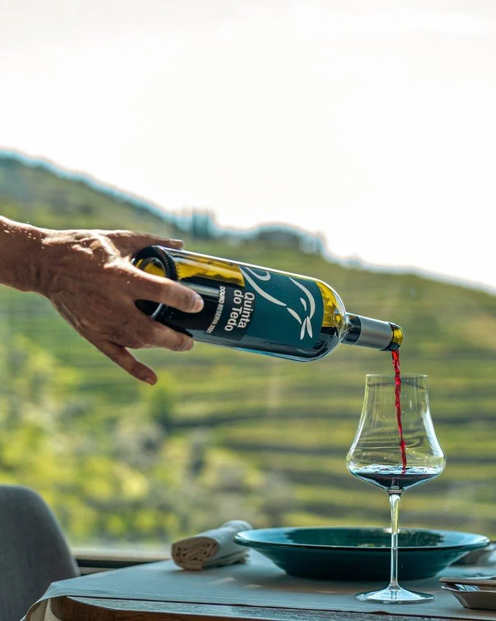 Sirva devagar. Aproveite a vista. Viva o Bistro Terrace.
⠀⠀⠀⠀⠀⠀⠀⠀⠀⠀
//
⠀⠀⠀⠀⠀⠀⠀⠀⠀⠀
Serve slowly. Enjoy the view. Experience Bistro Terrace.
⠀⠀⠀⠀⠀⠀⠀⠀⠀⠀
Fa&ccedil;a a sua reserva atrav&eacute;s do / Make your reservation by calling:
⠀⠀⠀⠀⠀⠀⠀⠀⠀⠀
📞 +351 9