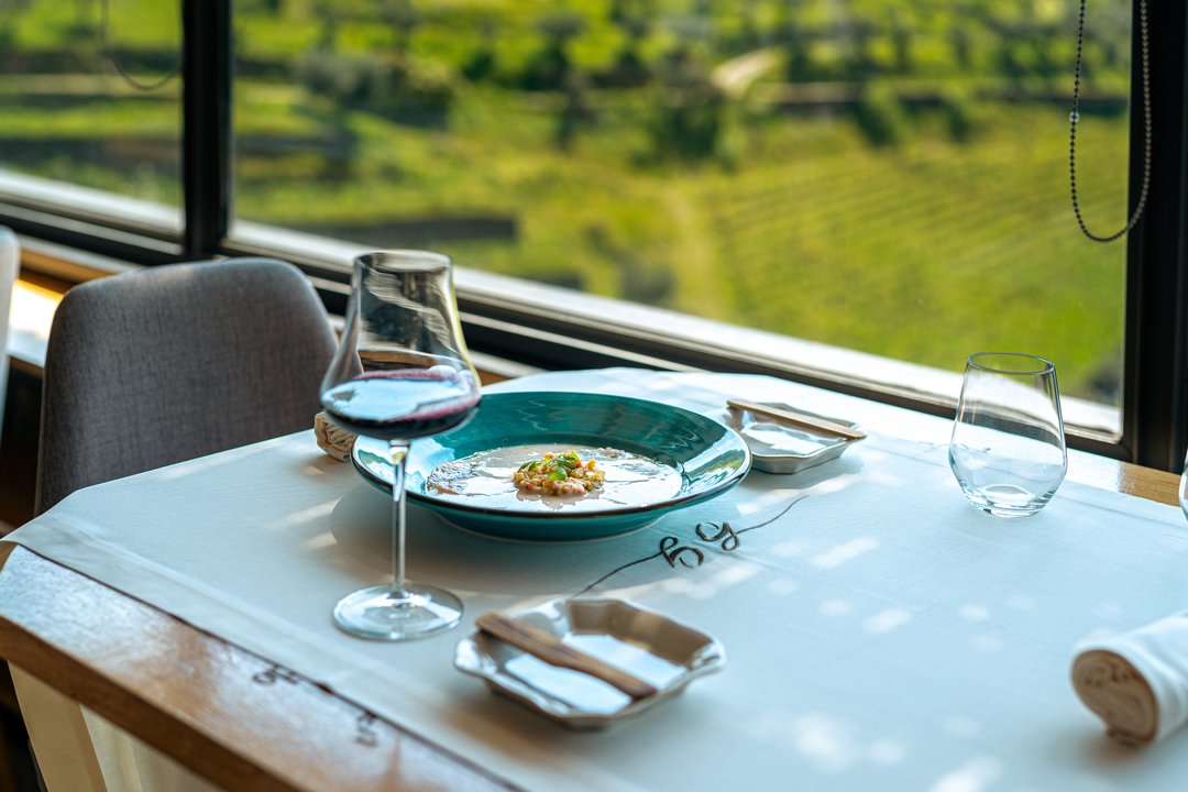 Carpaccio de Gambas, Castanha e Aipo 🍤
⠀⠀⠀⠀⠀⠀⠀⠀⠀⠀
//
⠀⠀⠀⠀⠀⠀⠀⠀⠀⠀
Prawn carpaccio, Chestnut and Celery 🍤
⠀⠀⠀⠀⠀⠀⠀⠀⠀⠀
Fa&ccedil;a a sua reserva | Make your reservation:
⠀⠀⠀⠀⠀⠀⠀⠀⠀⠀
📞 +351 910 832 707 (chamada para a rede m&oacute;vel nacional | call fo