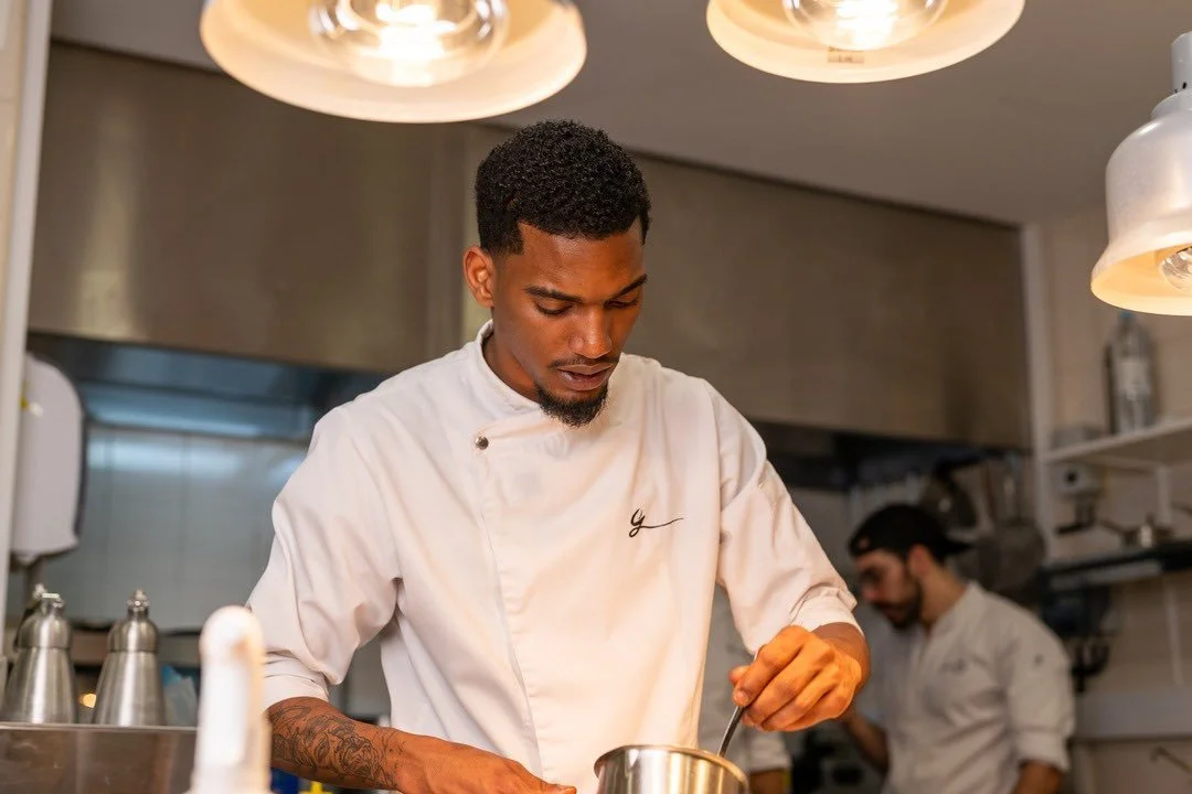 A experi&ecirc;ncia gastron&oacute;mica do Bistr&ocirc; Terrace come&ccedil;a aqui: no cuidado e na arte de quem cozinha.
⠀⠀⠀⠀⠀⠀⠀⠀⠀⠀
//
⠀⠀⠀⠀⠀⠀⠀⠀⠀⠀
The gastronomic experience at Bistr&ocirc; Terrace begins here: in the care and artistry of those who c