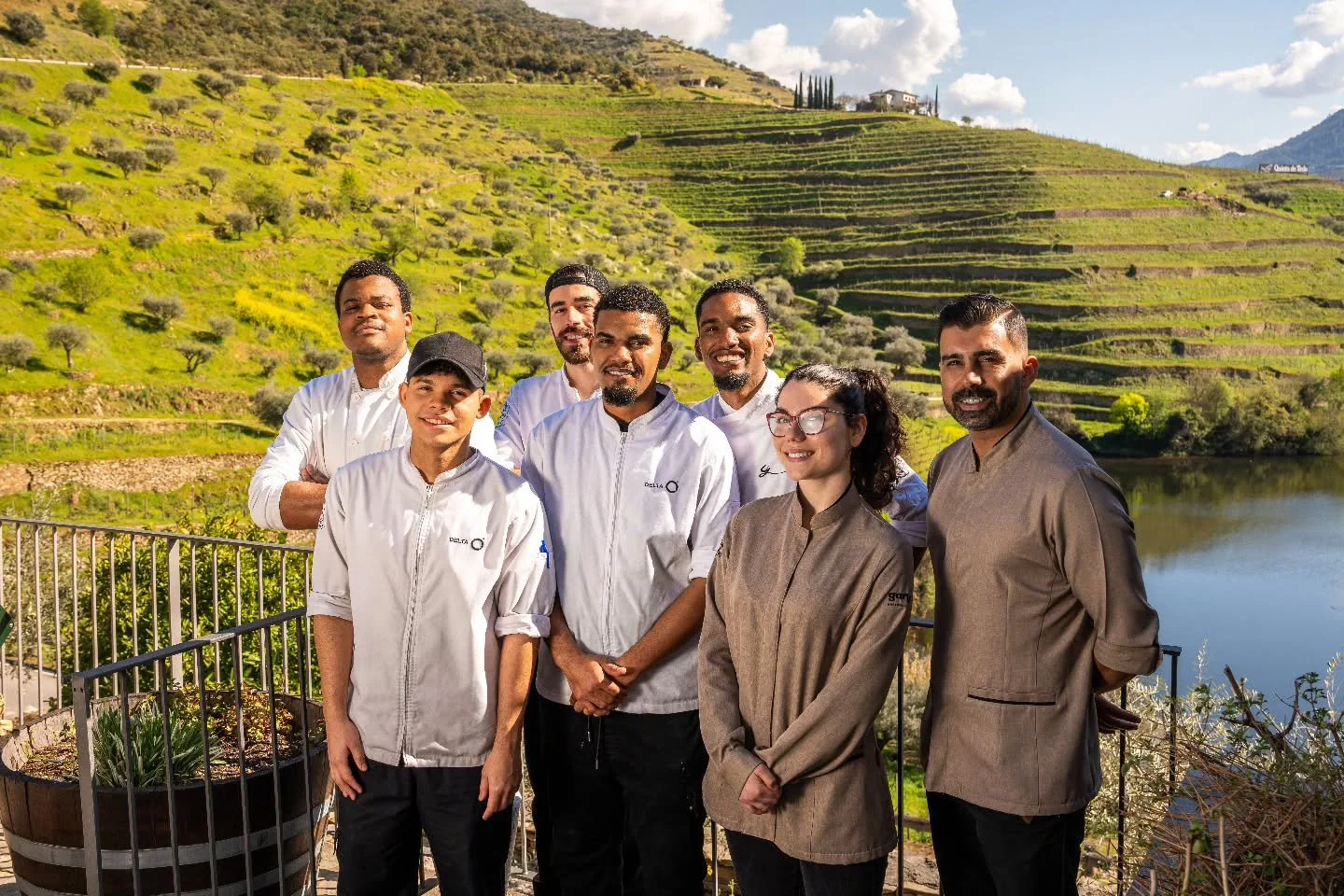 Por tr&aacute;s de cada prato, de cada sorriso e de cada servi&ccedil;o, h&aacute; uma equipa dedicada que faz tudo acontecer.
&Agrave; nossa equipa e a todos os que diariamente trabalham para transformar momentos em mem&oacute;rias.

Feliz Dia do Tr