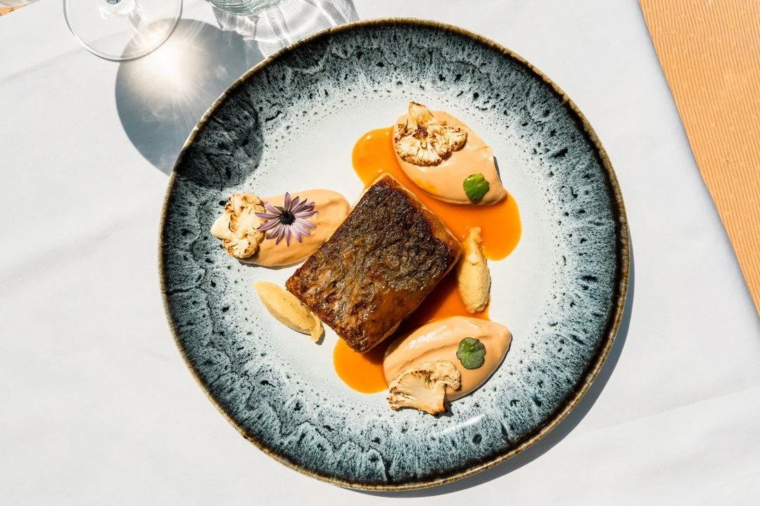 Corvina, couve flor e jus de assado 🍴
⠀⠀⠀⠀⠀⠀⠀⠀⠀⠀
//
⠀⠀⠀⠀⠀⠀⠀⠀⠀⠀
Meagre with cauliflower and roasting Jus 🍴
⠀⠀⠀⠀⠀⠀⠀⠀⠀⠀
Fa&ccedil;a a sua reserva atrav&eacute;s do / Make your reservation by calling:
⠀⠀⠀⠀⠀⠀⠀⠀⠀⠀
📞 +351 910 832 707 (chamada para a rede
