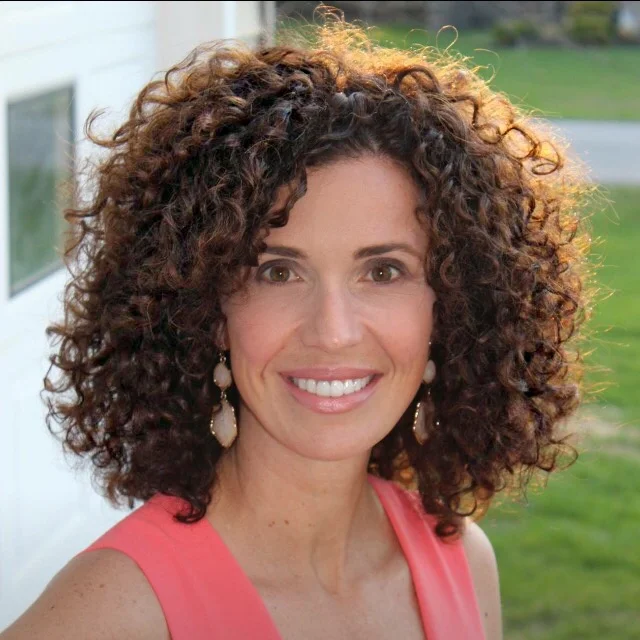 Elizabeth Coombs: Intern Turns Into Radio Mastermind