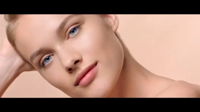 Armani / Maestro Glow / Director: Jair Sfez (Starloo) / Colorist: Anne Szymkowiak.