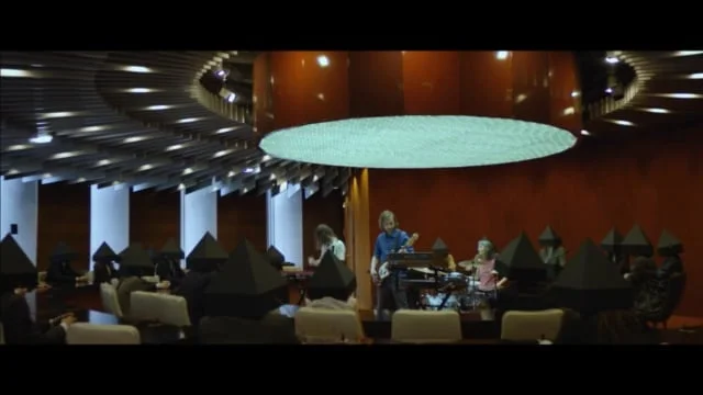 Ratatat / Pricks of brightness / Director: Luis Cerveró (Insurrection) / Dop: Nicolas Loir / Colorist: Anne Szymkowiak.