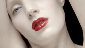 White / Director:Catherine Louis (One Oak Films) / Dop:Thierry Pouget / Digital Colorist:Anne Szymkowiak