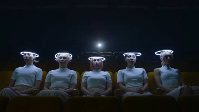 SUZANE-SLT: Director: Fred de Pontcharra (Glitch Paris) / Dop: Yoann Suberviolle / Colorist: Anne Szymkowiak.