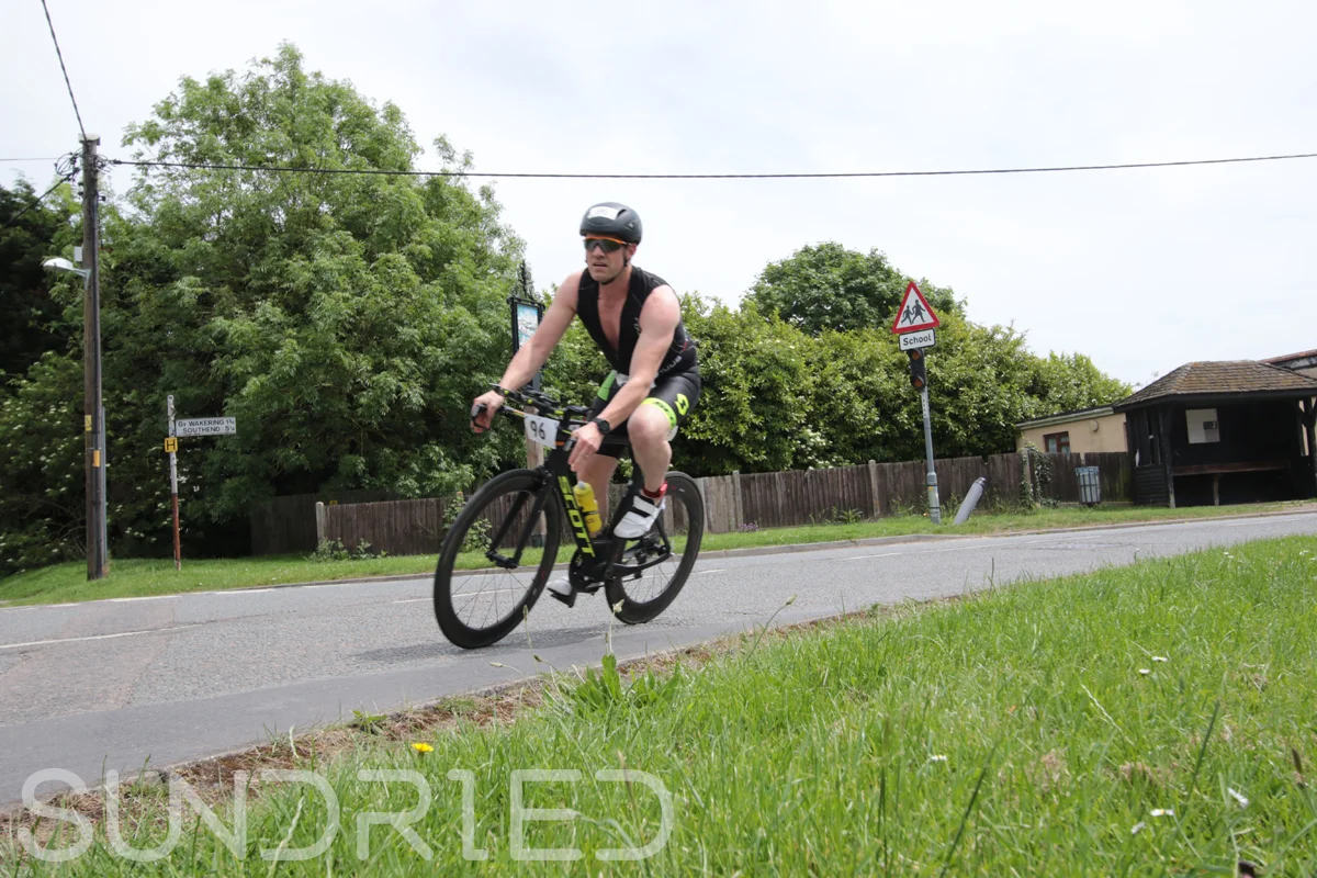 Southend-Triathlon-Cycle-Photos-in-Barling-Corner-049.jpg