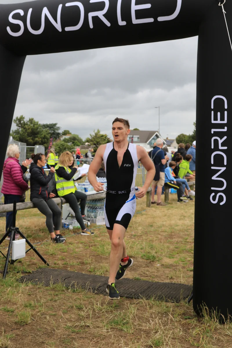 Sundried-Southend-Triathlon-Run-Finish-2019-090.jpg