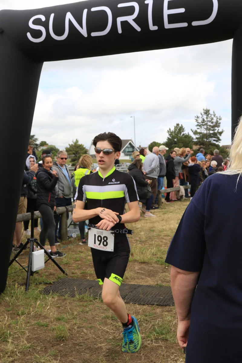 Sundried-Southend-Triathlon-Run-Finish-2019-156.jpg