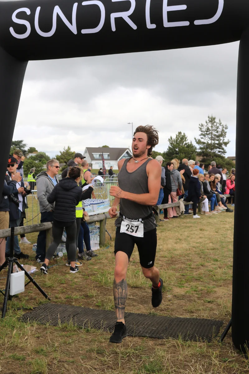 Sundried-Southend-Triathlon-Run-Finish-2019-173.jpg