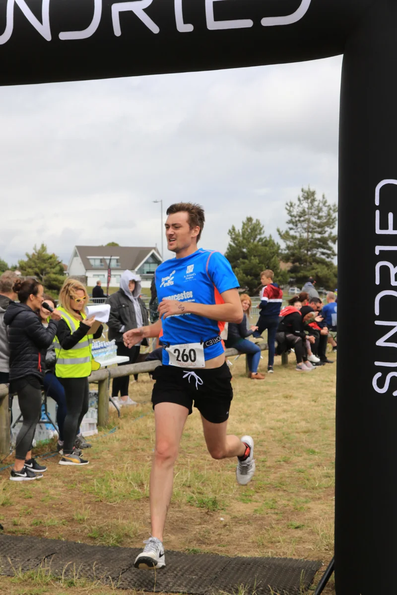 Sundried-Southend-Triathlon-Run-Finish-2019-212.jpg