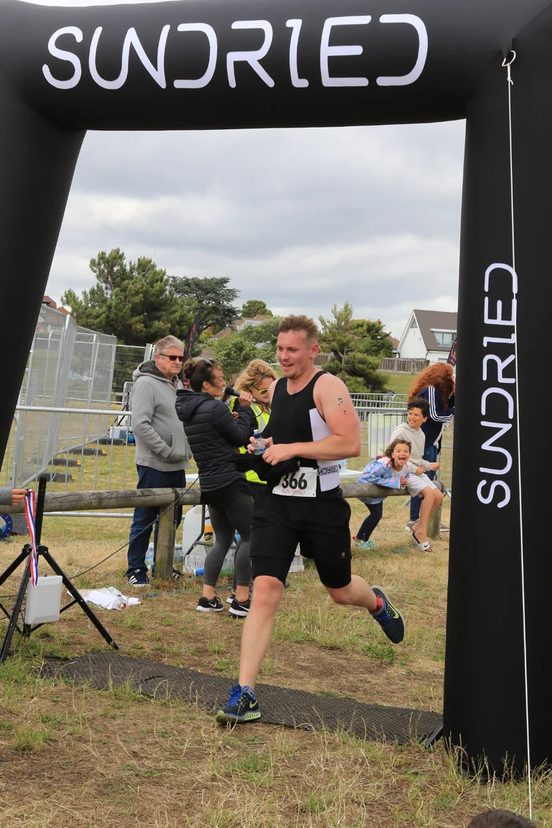 Sundried-Southend-Triathlon-Run-Finish-2019-245.jpg