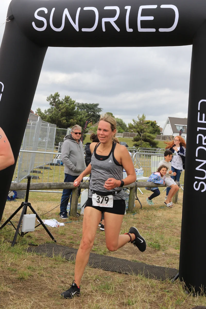 Sundried-Southend-Triathlon-Run-Finish-2019-246.jpg