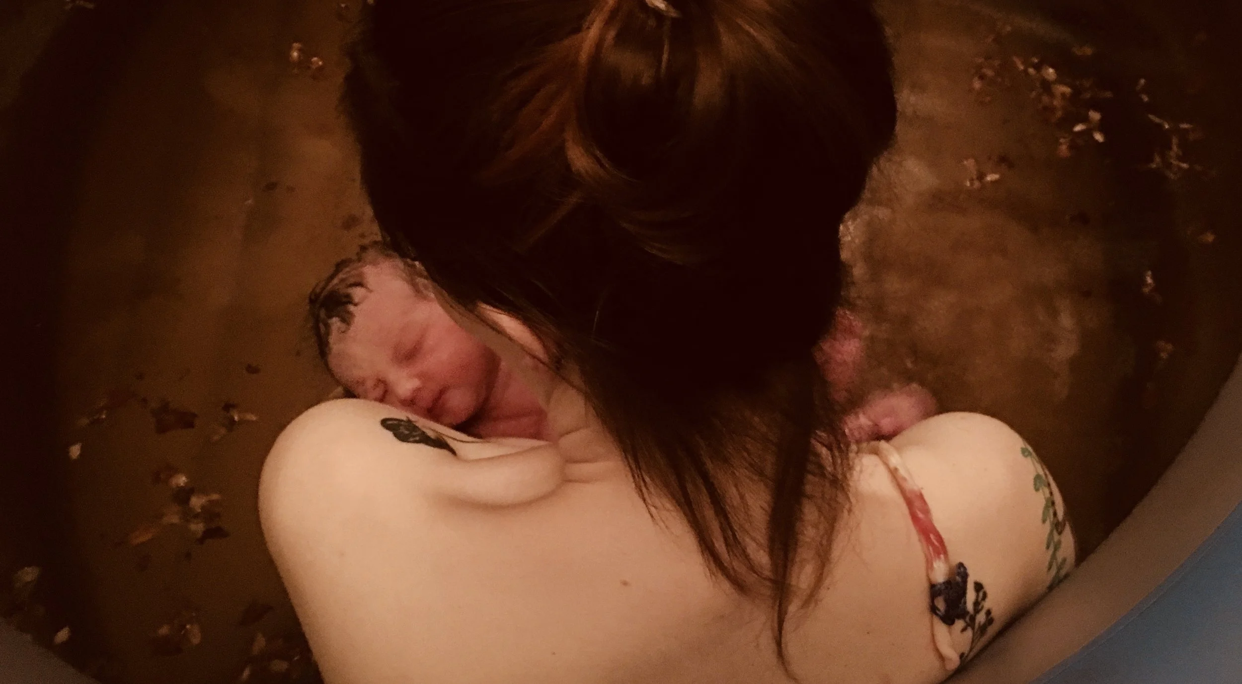 Continuity of Care by your known midwife has many proven benefits: More likely to have a normal birth Better able to physically and emotionally cope in labour and birth Lower rates of epidural and less likely to need medicated pain relief Lower rates of instrumental birth Lower rates of Caesarean section More positive experiences with labour and birth Earlier initiation and success with Breast feeding Follow up care for 6 weeks after the birth of your baby
