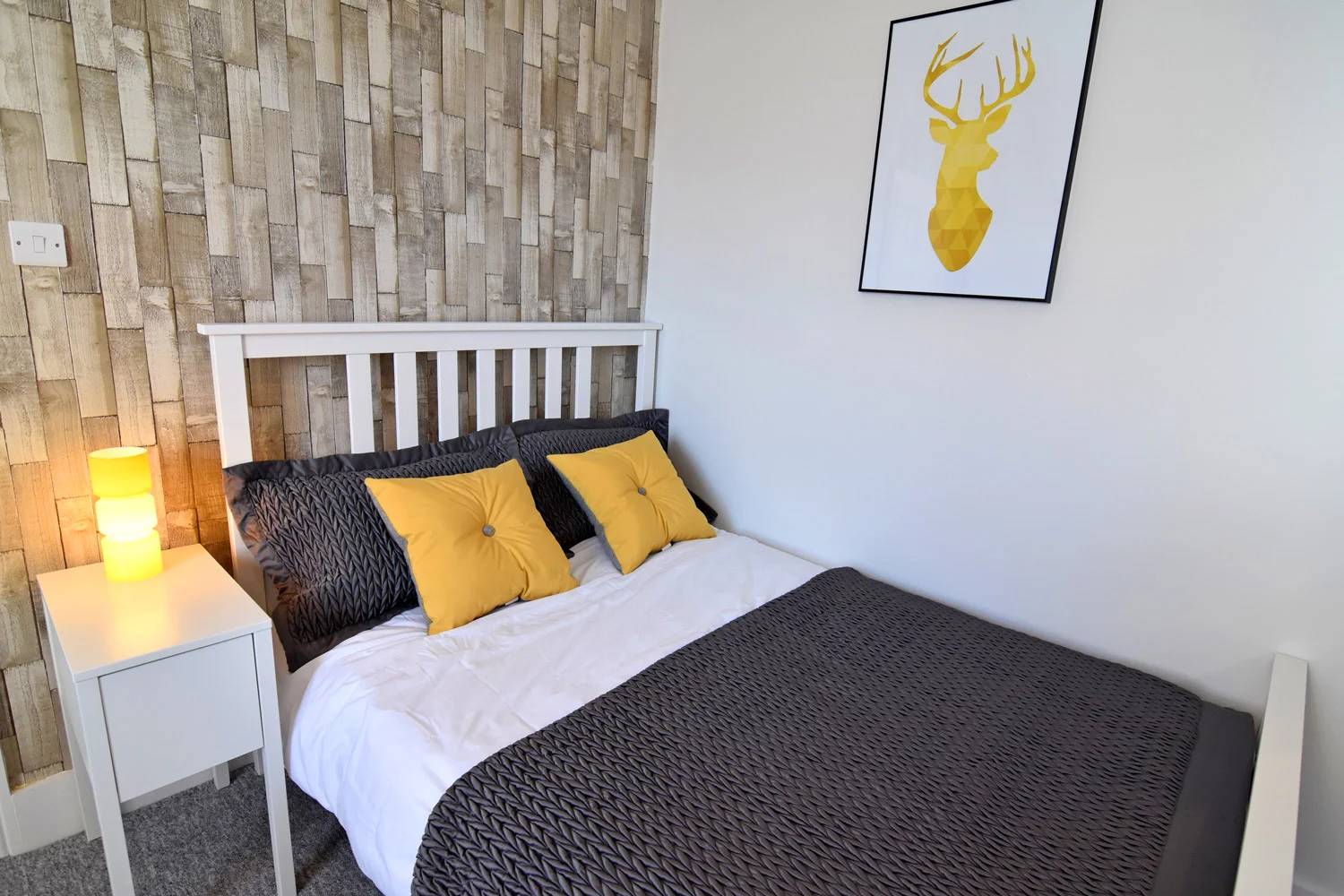 Room2pic3-sml.jpg